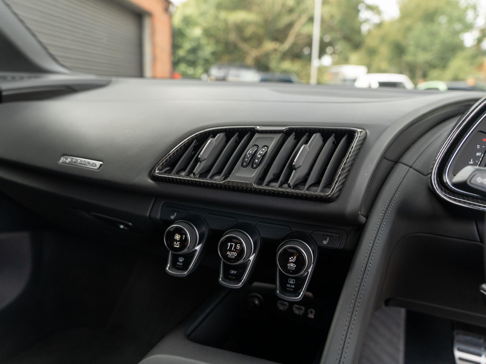 Audi R8 view 50