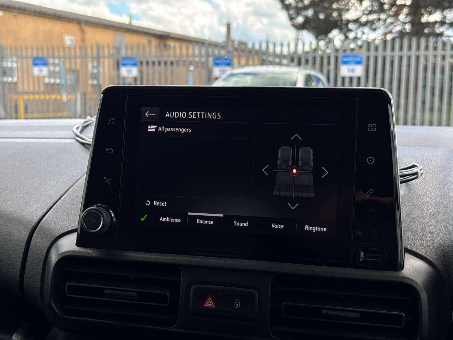 Vauxhall Combo Life view 62