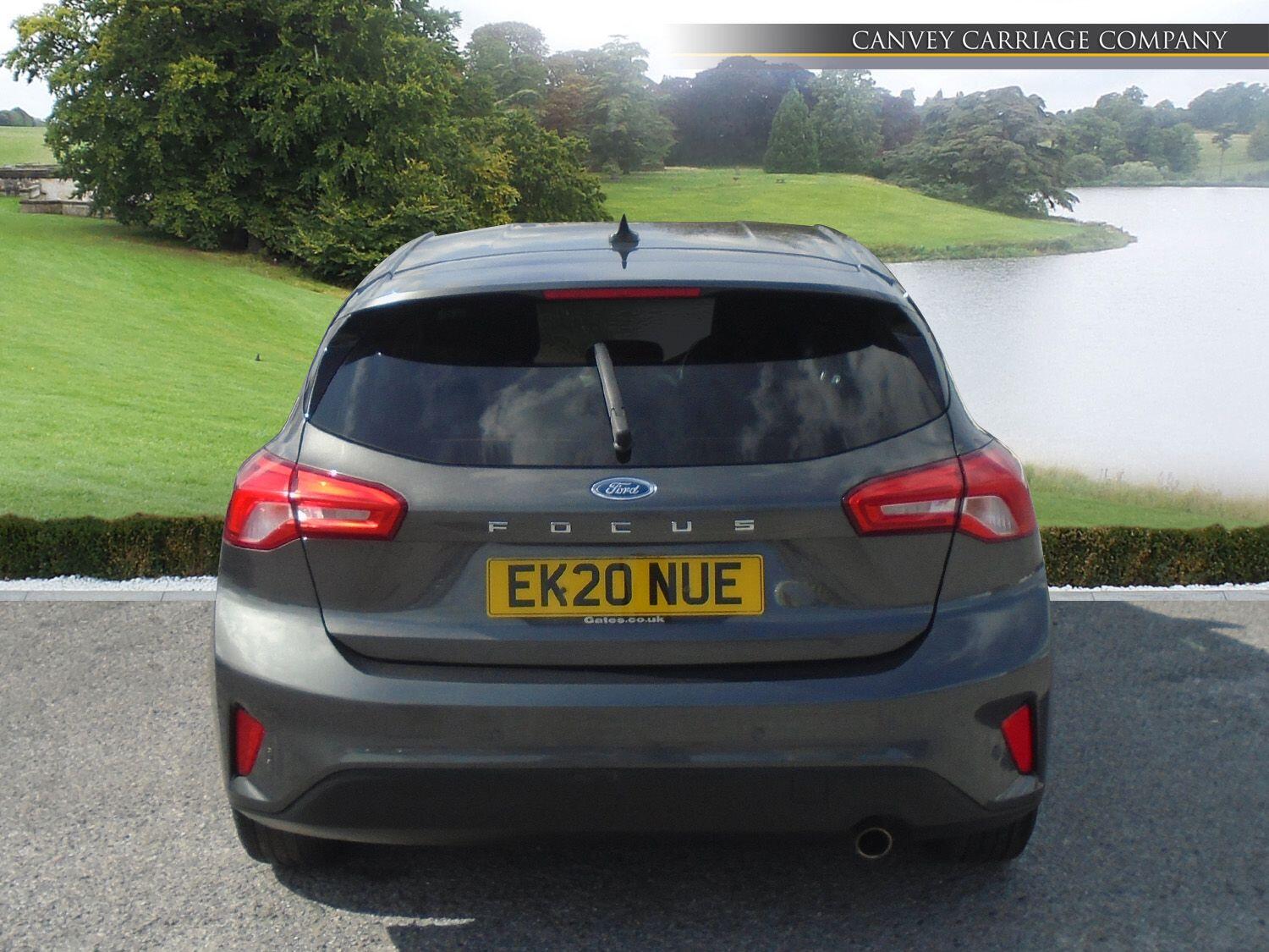 Ford Focus view 8
