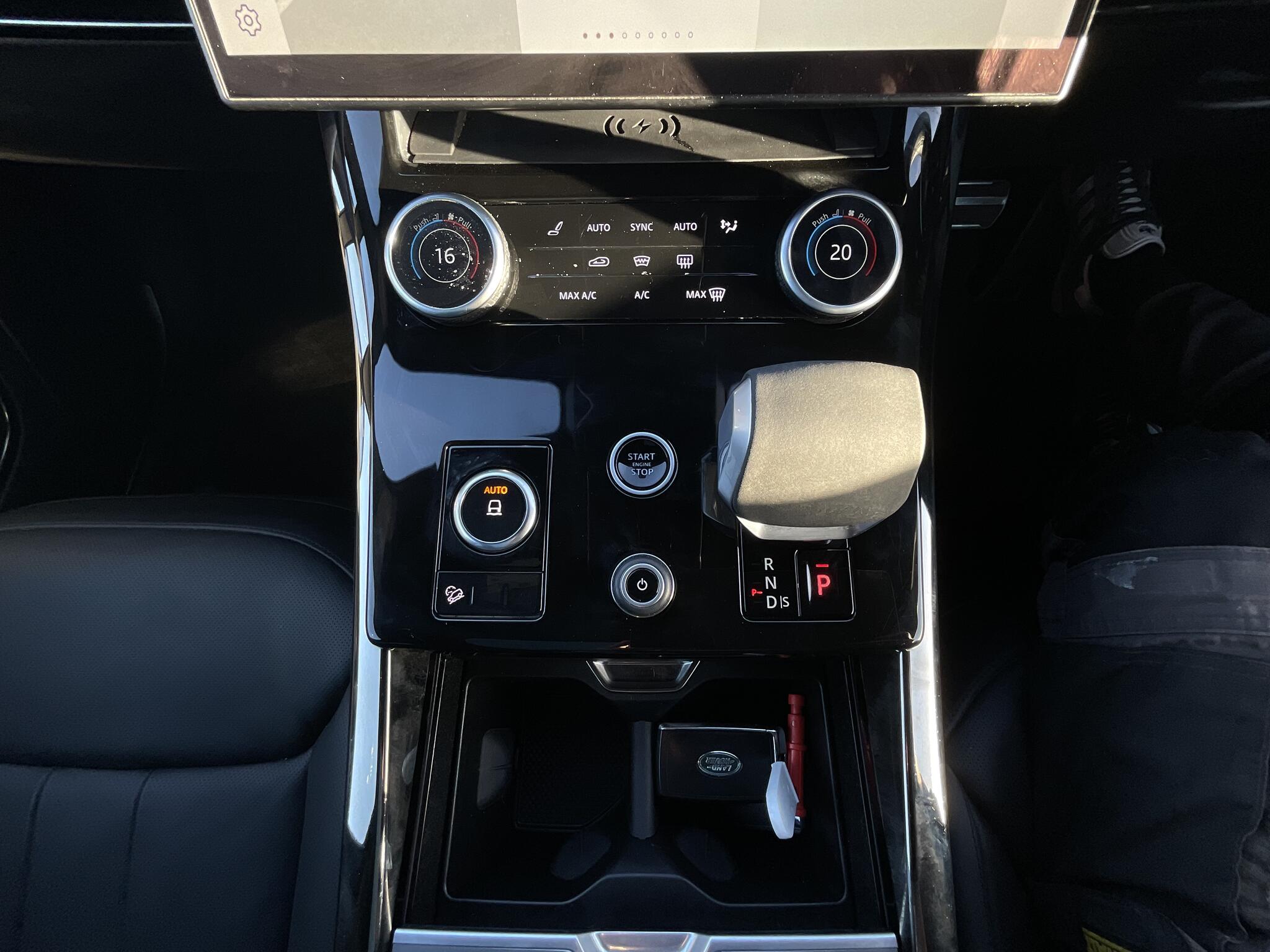 Land Rover Range Rover Sport view 22