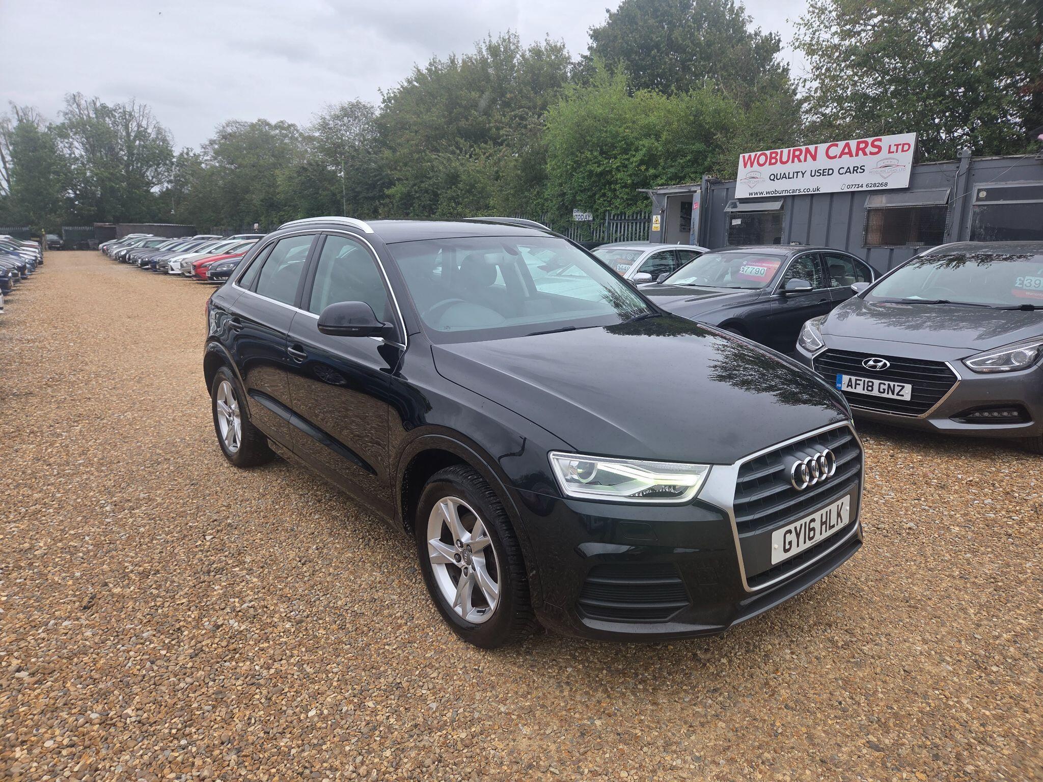 Audi Q3 view 7