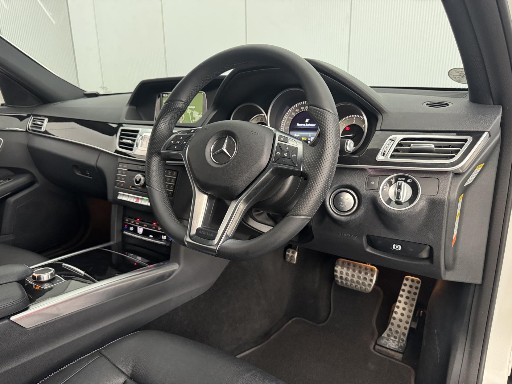 Mercedes-Benz E Class view 54