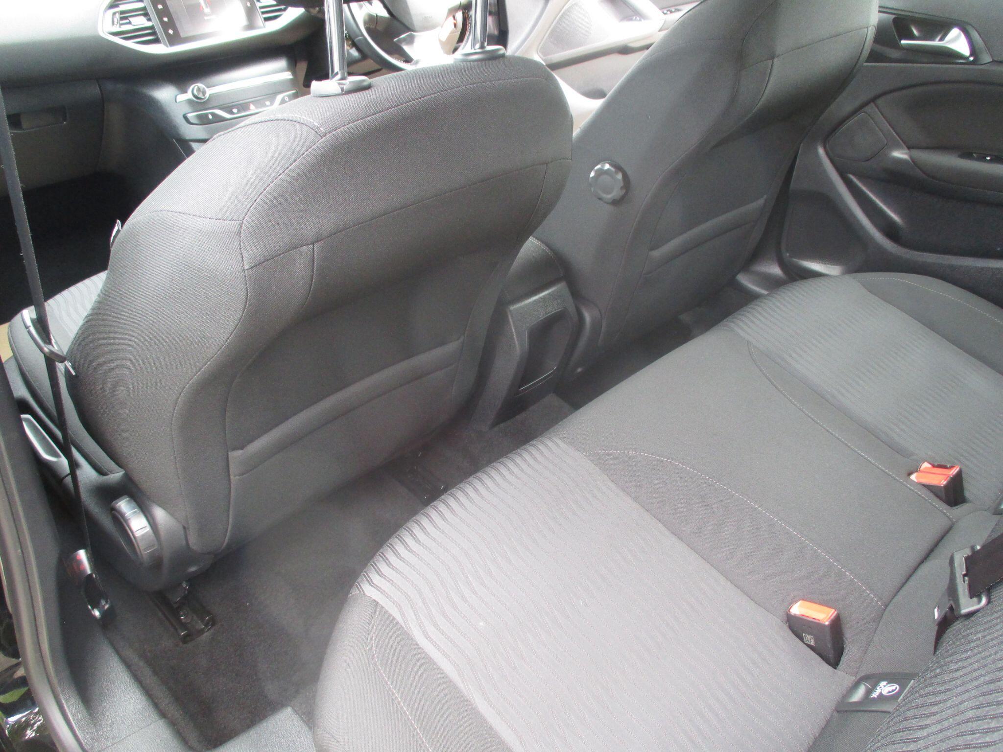 Peugeot 308 view 26