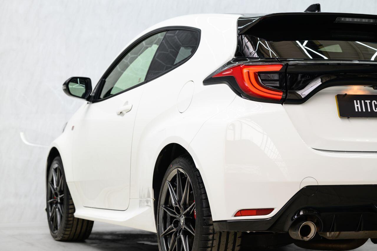 Toyota Yaris view 10