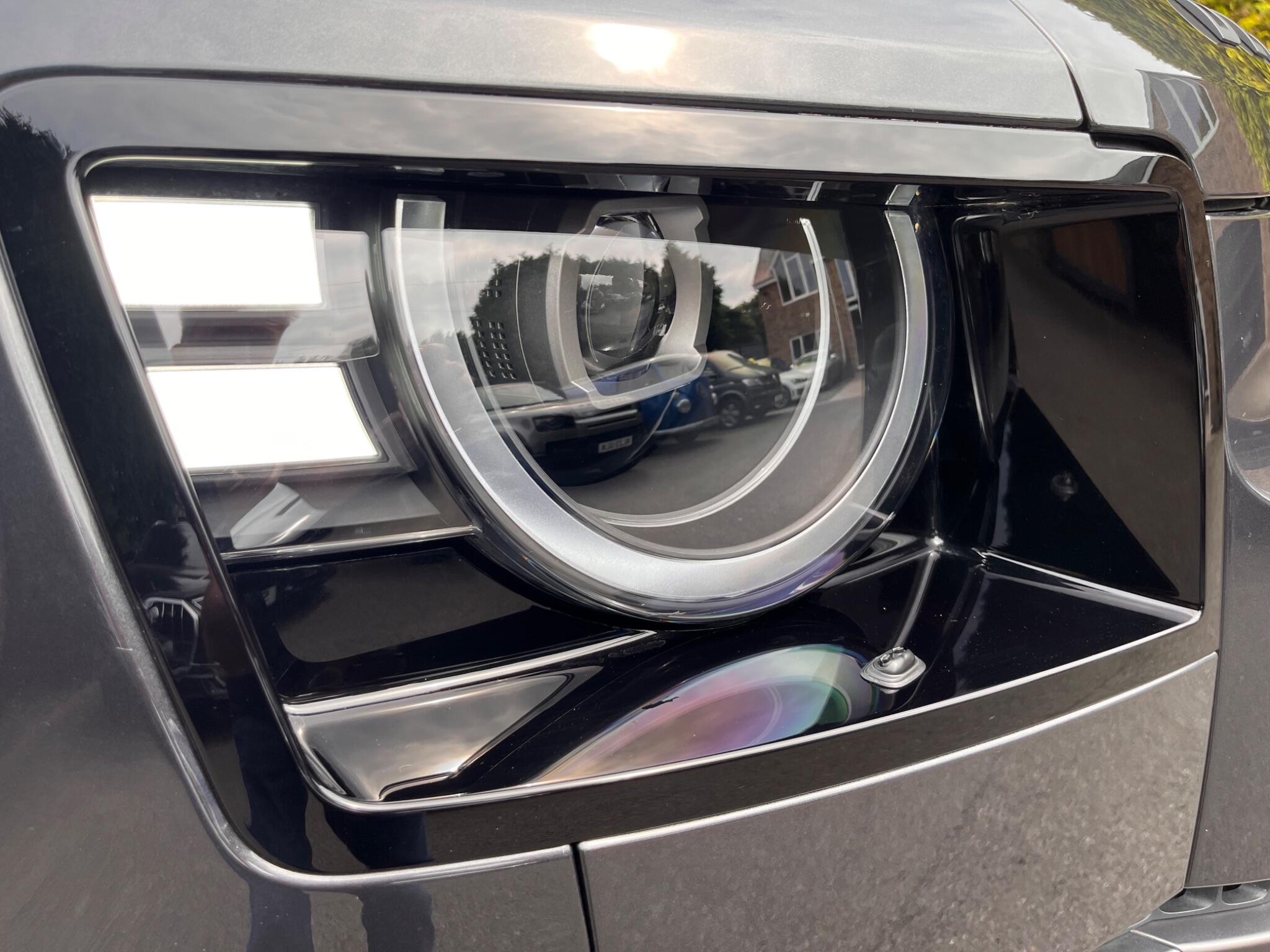 Land Rover Defender view 24