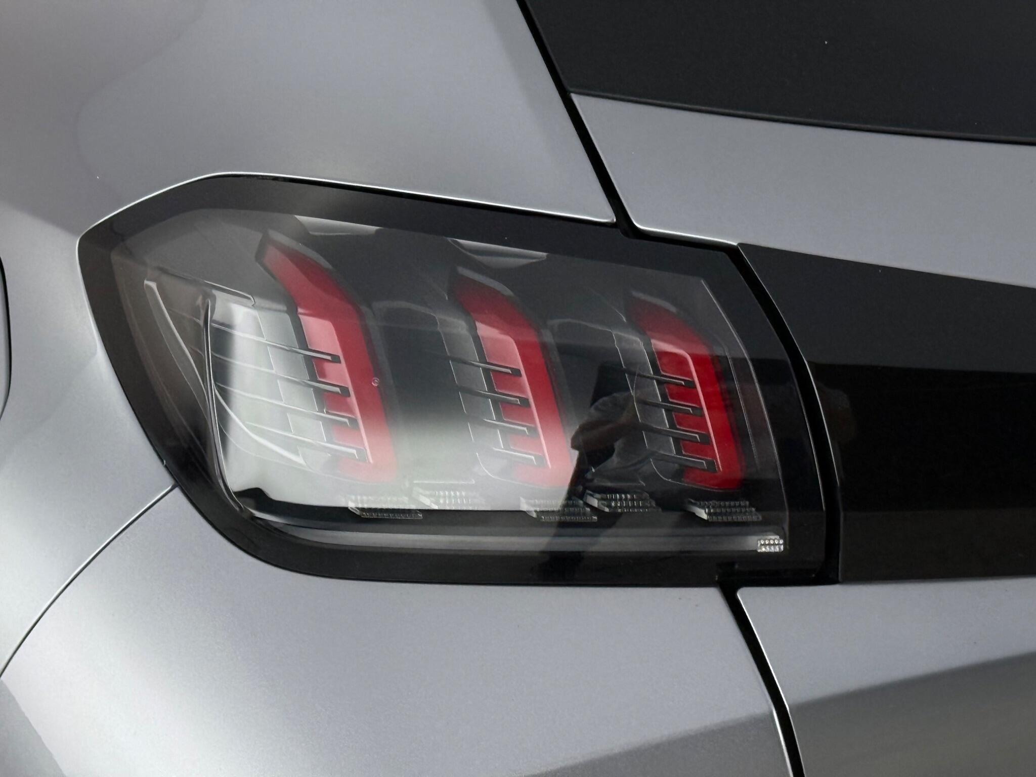 Peugeot 208 view 10