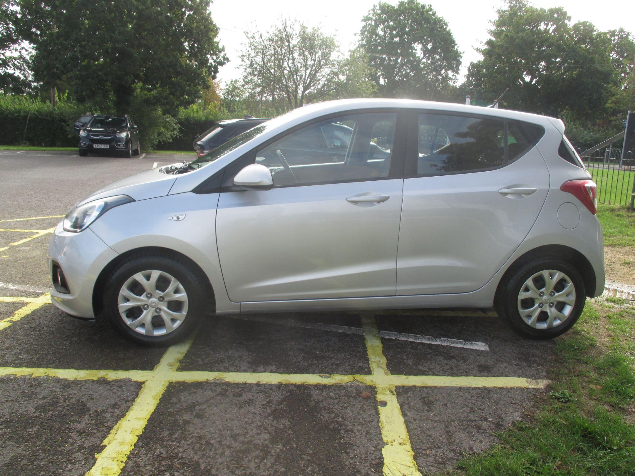 Hyundai I10 view 16