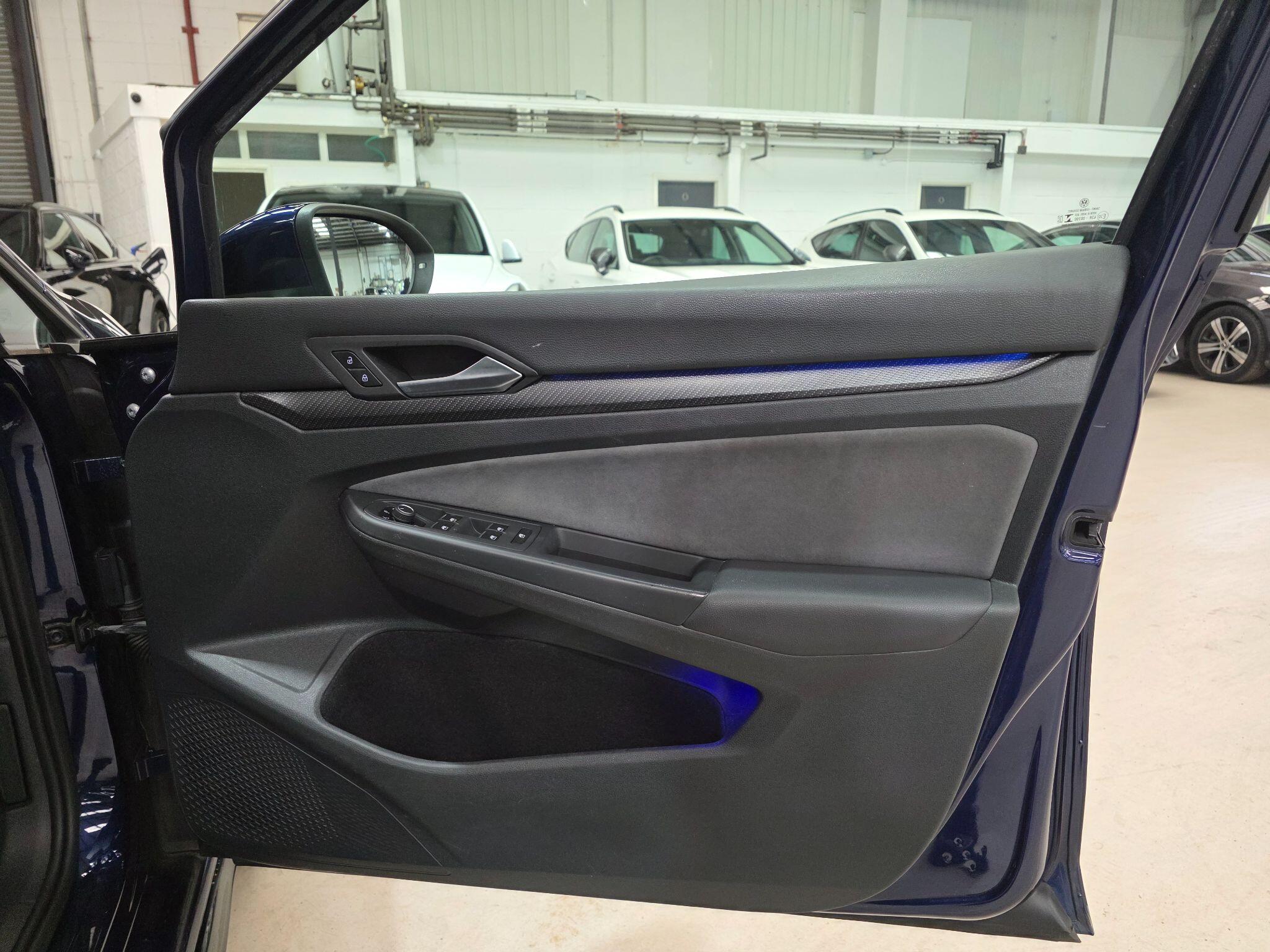 Volkswagen Golf view 11