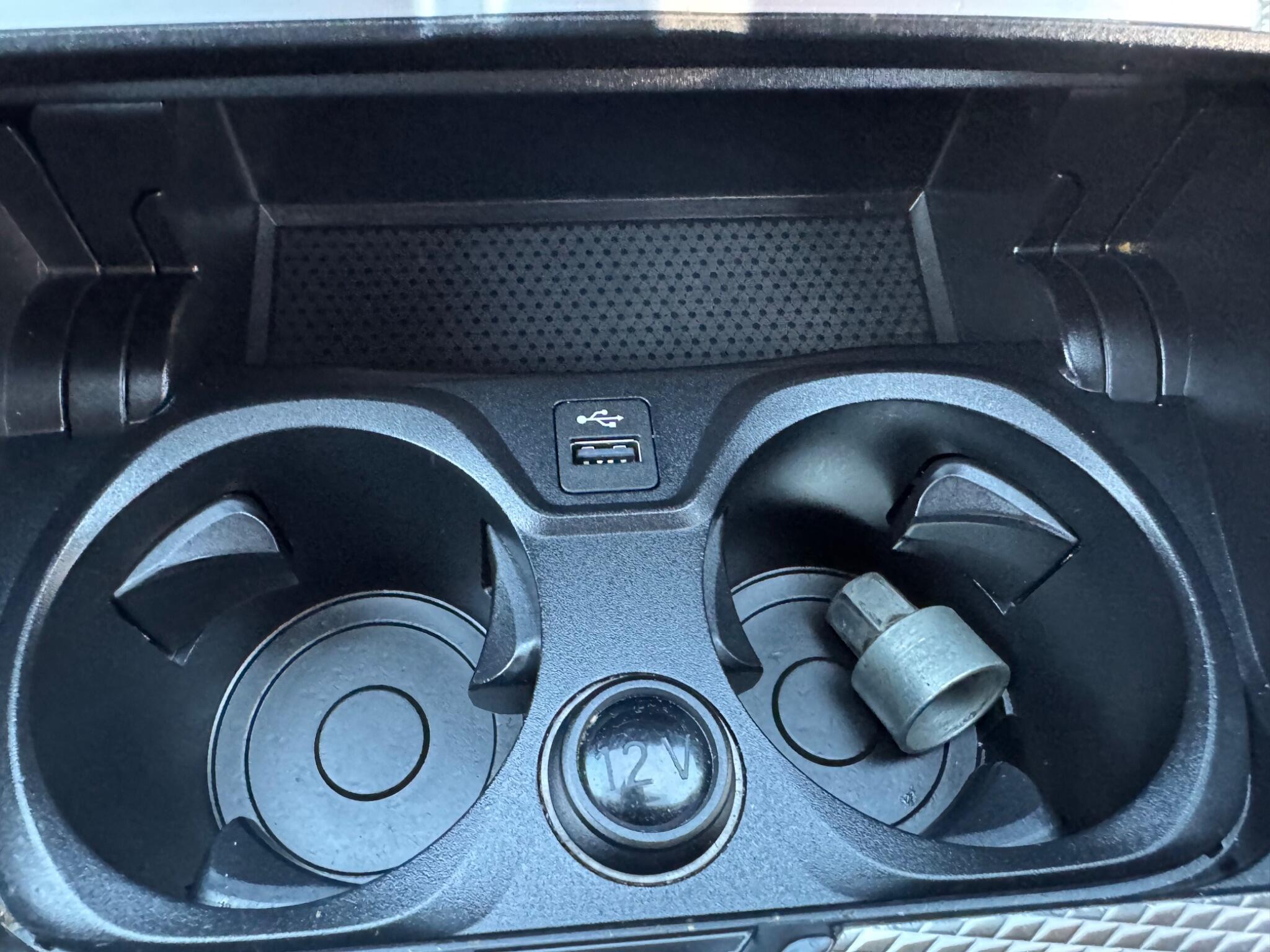 BMW 3 Series view 10
