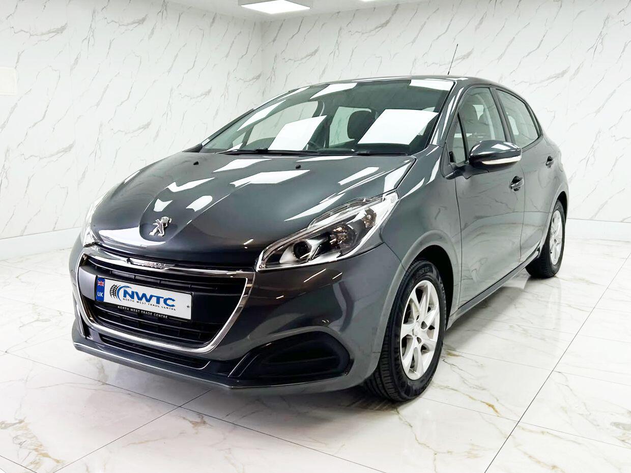Peugeot 208 view 6