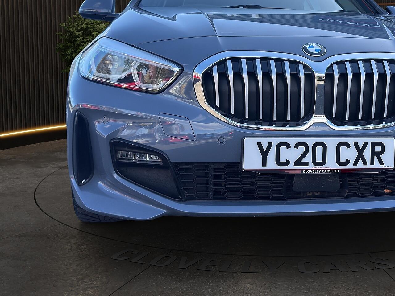 BMW 1 Series view 19
