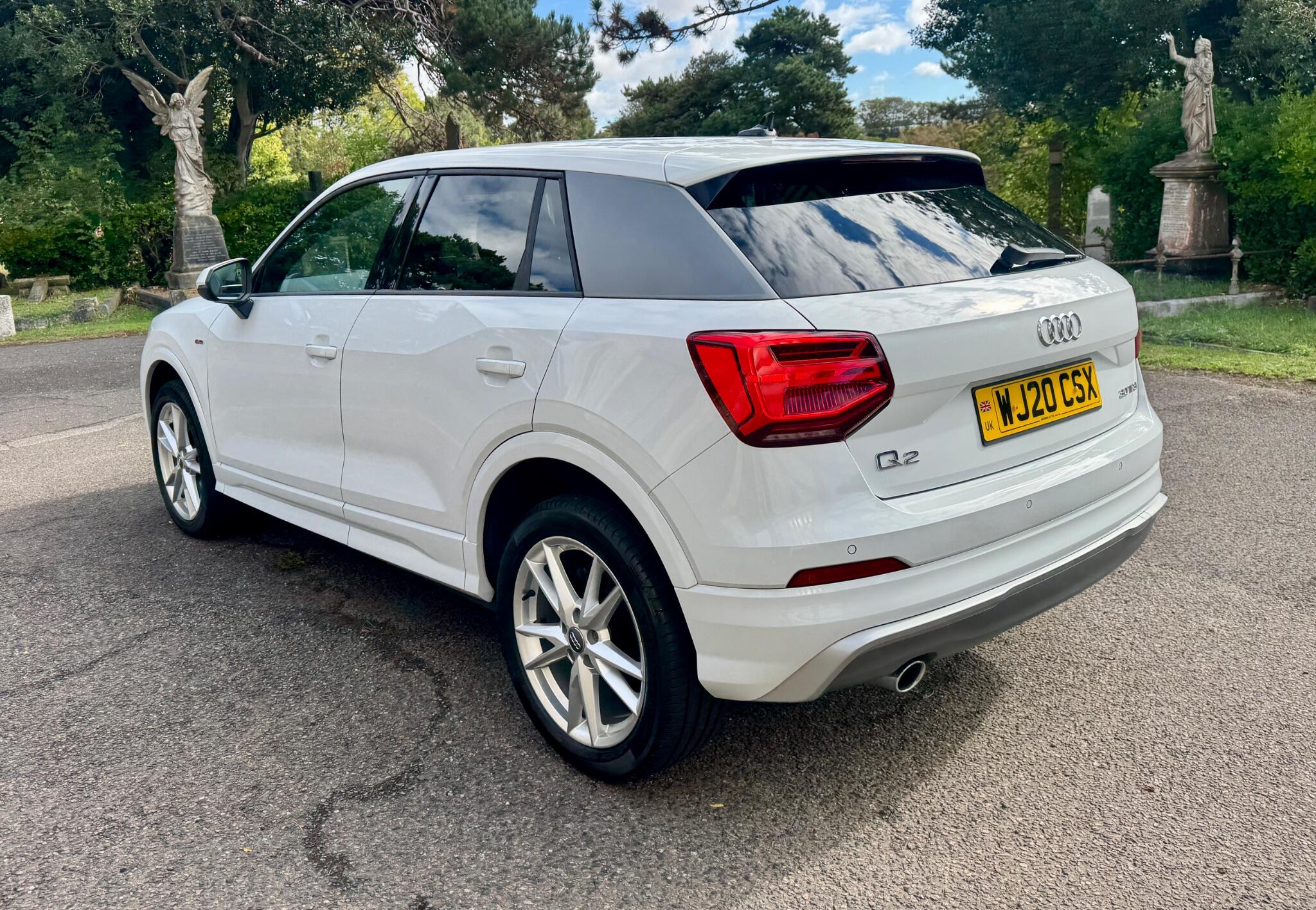 Audi Q2 view 12