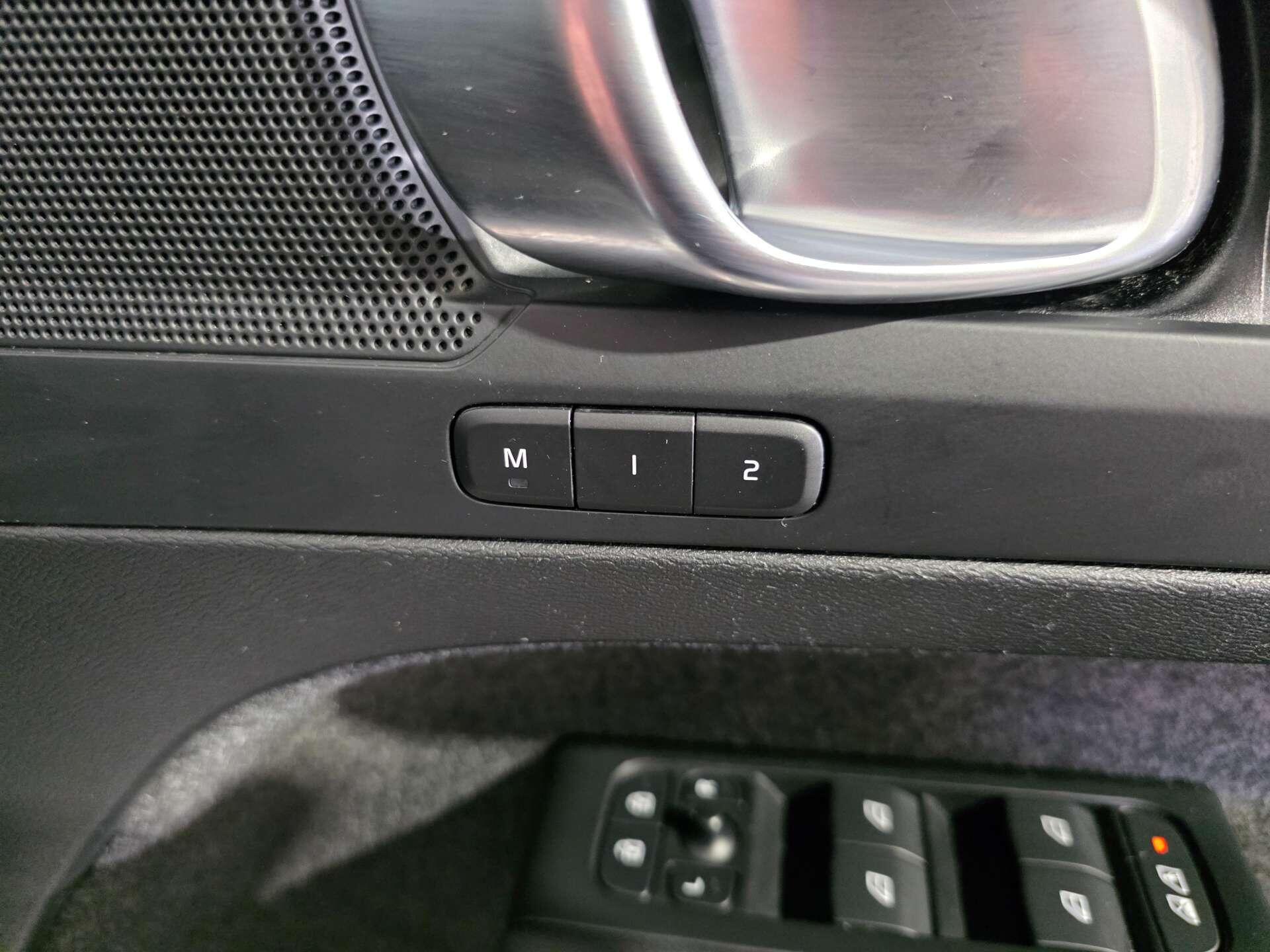 Volvo XC40 view 15
