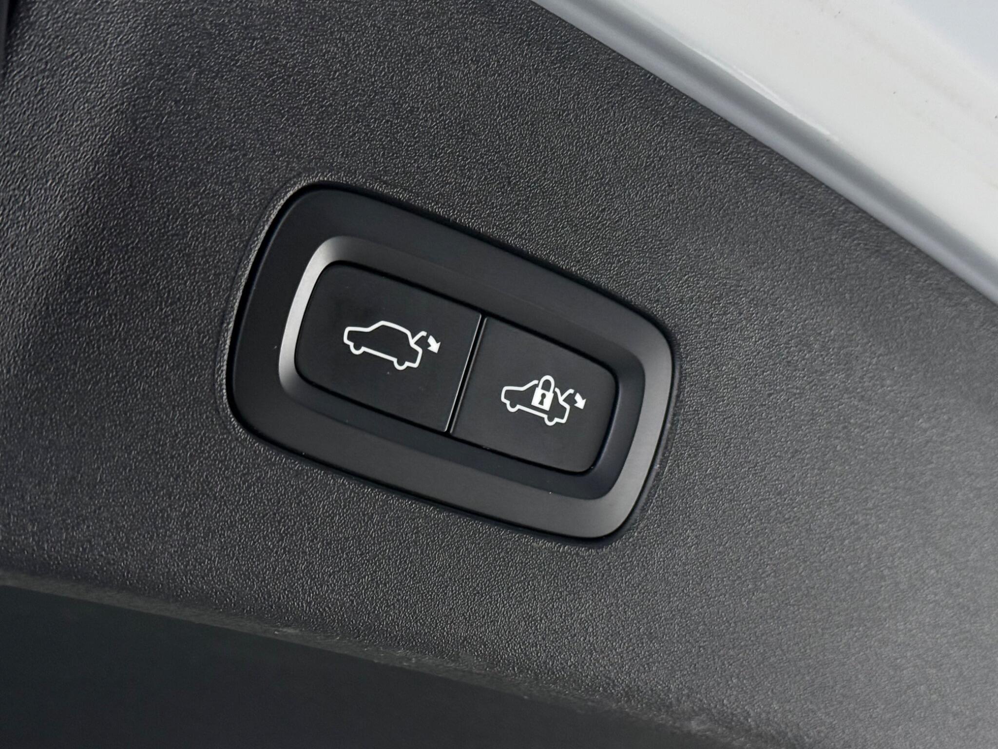 Polestar 2 view 10