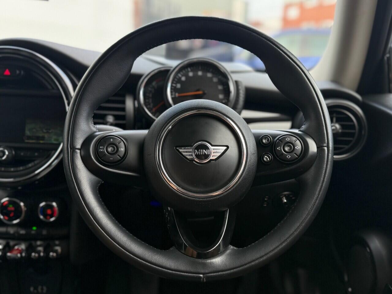 Mini Hatch view 16