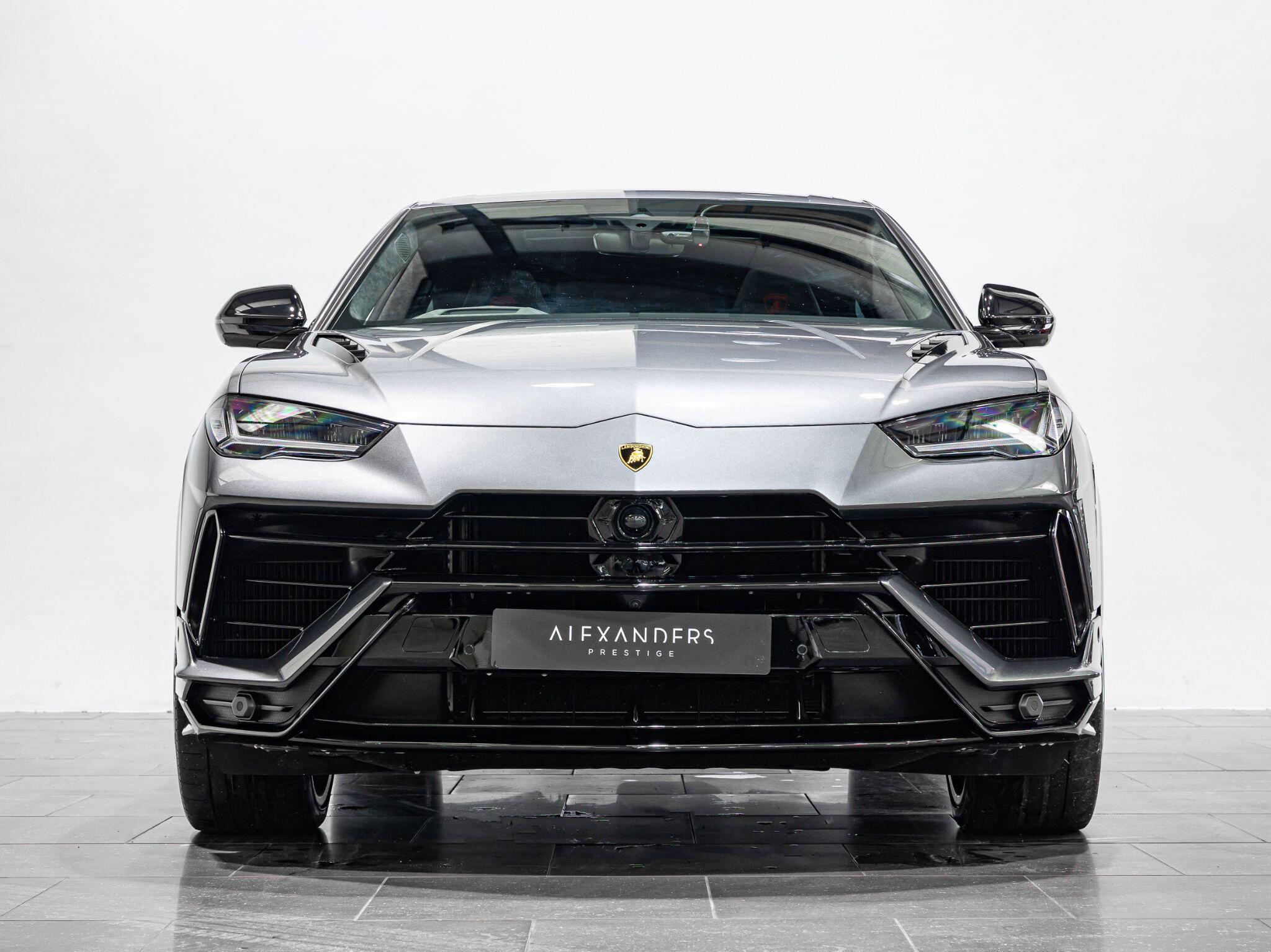 Lamborghini Urus view 8