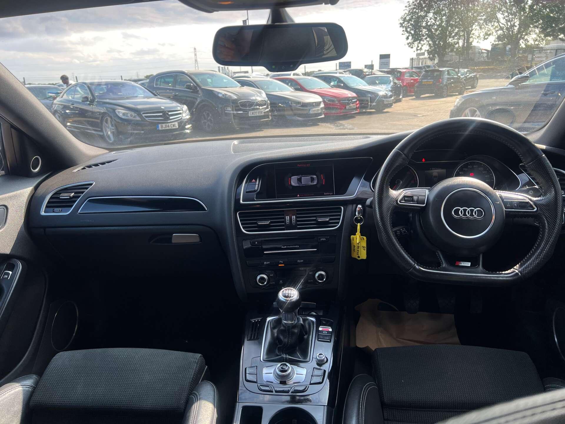 Audi A4 view 26