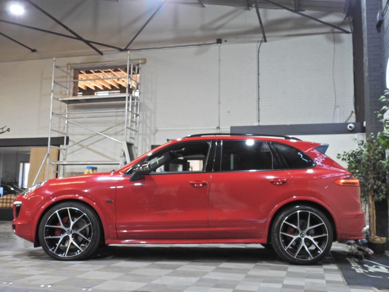 Porsche Cayenne view 15