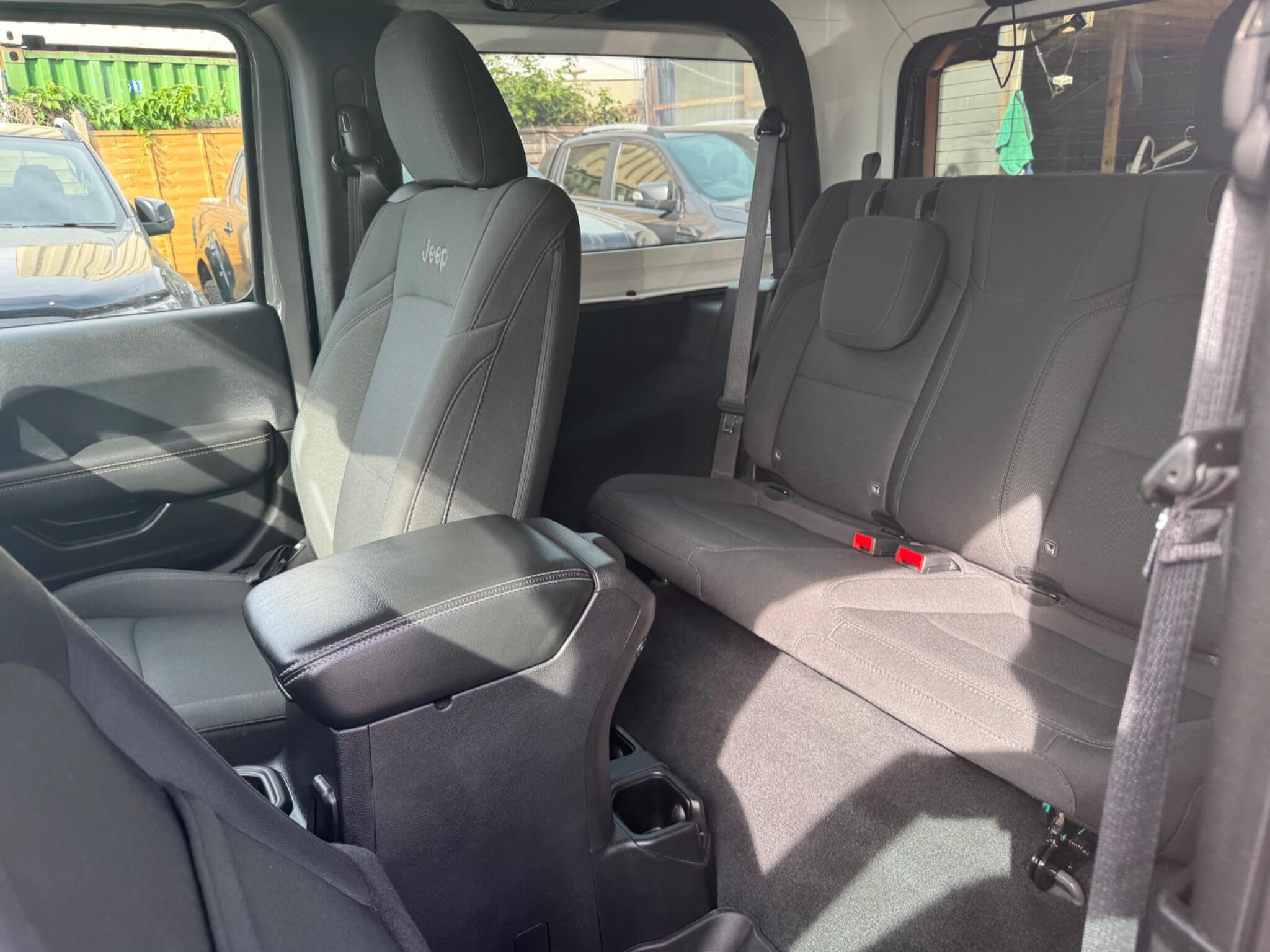 Jeep Wrangler view 24