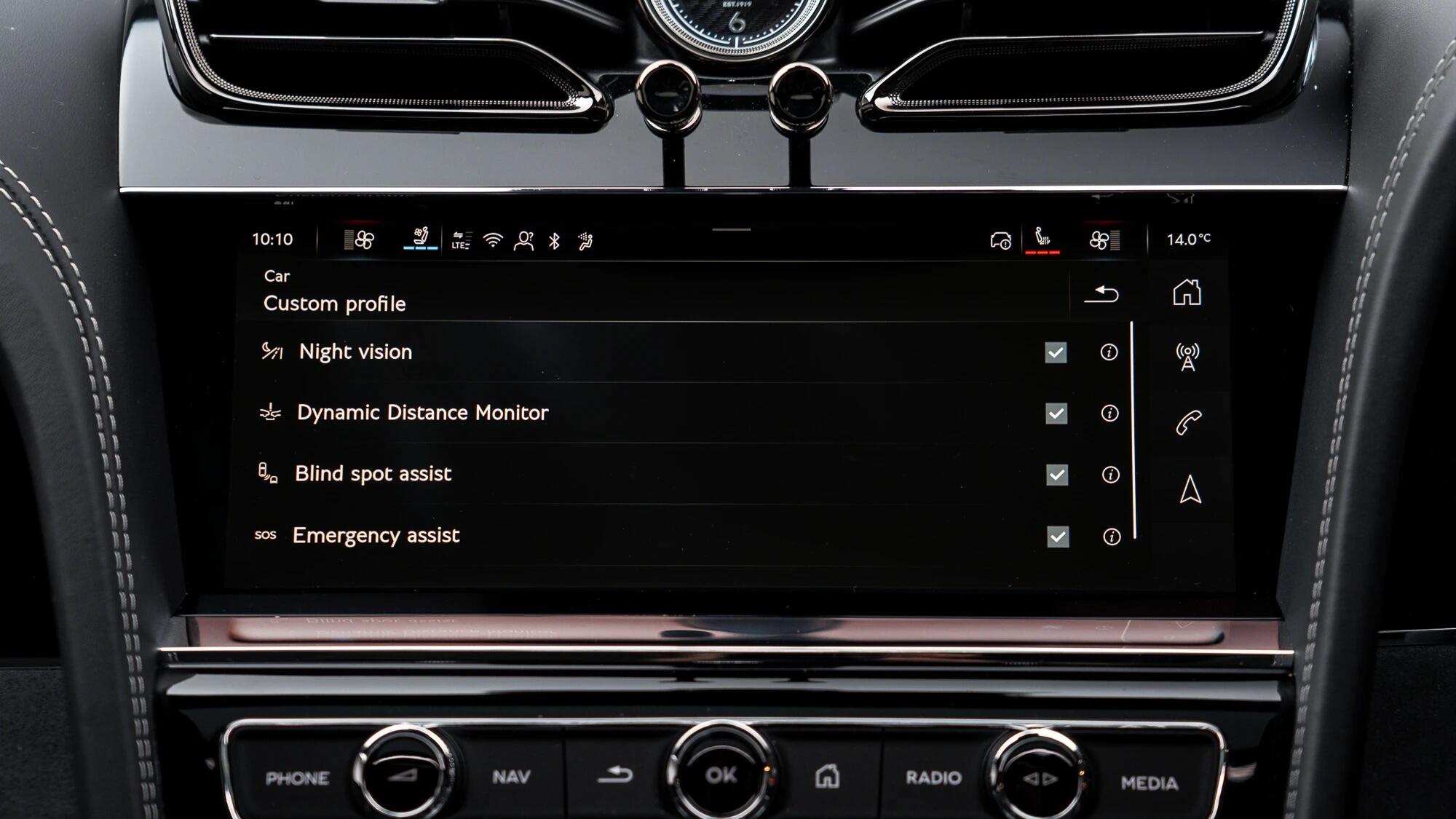 Bentley Bentayga view 30