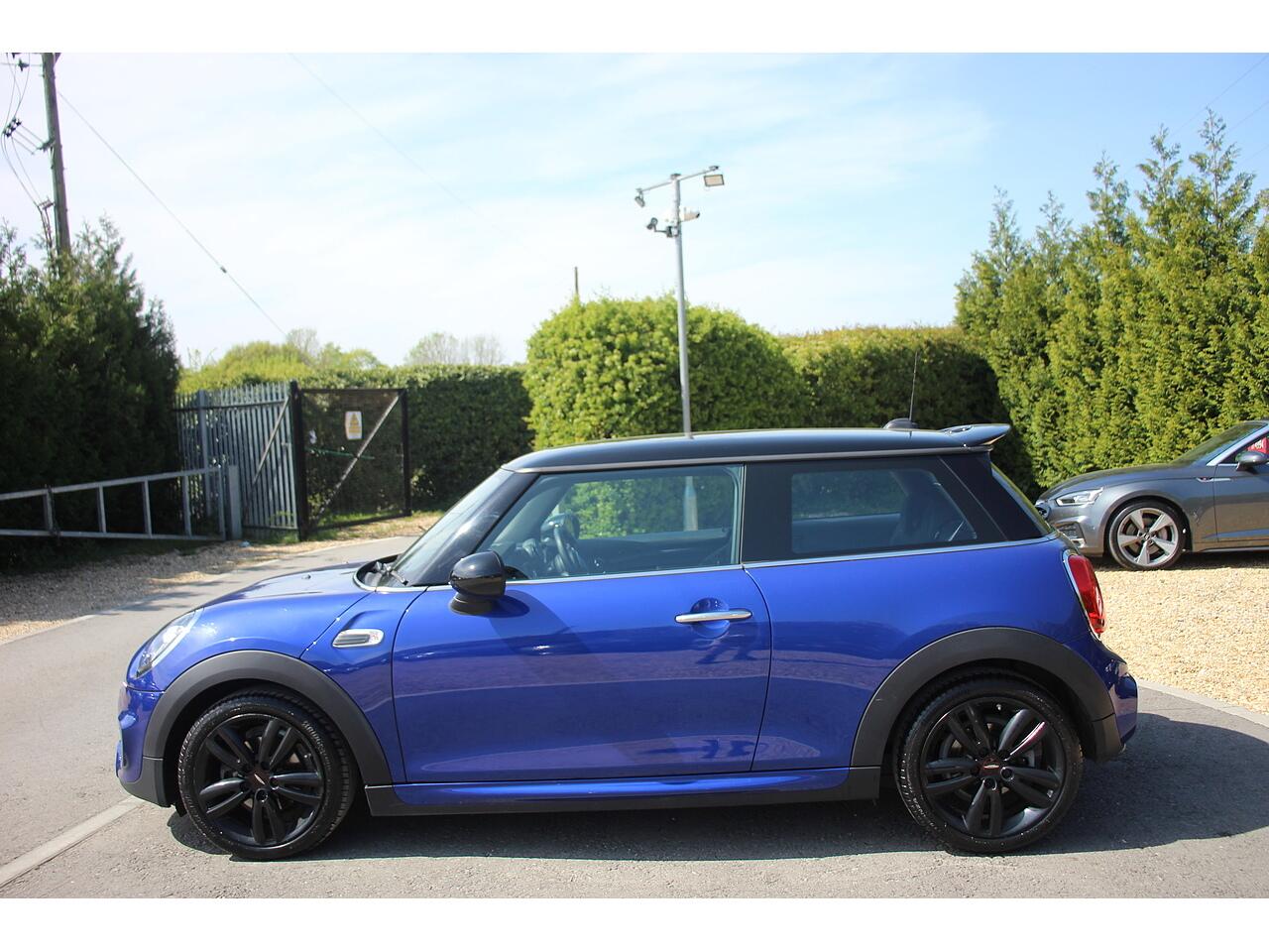 Mini Cooper view 9