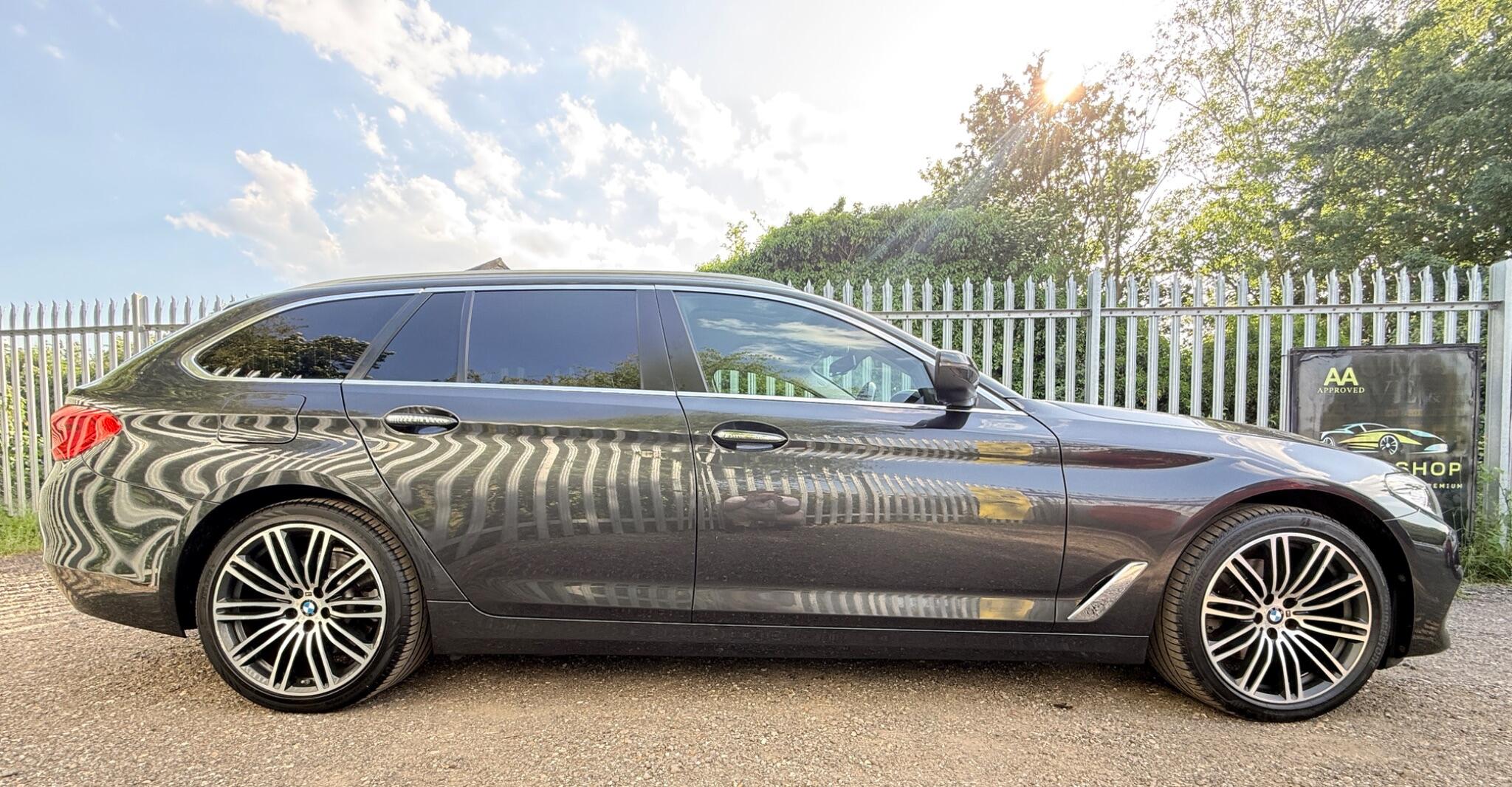 2017 BMW 5 Series image 14