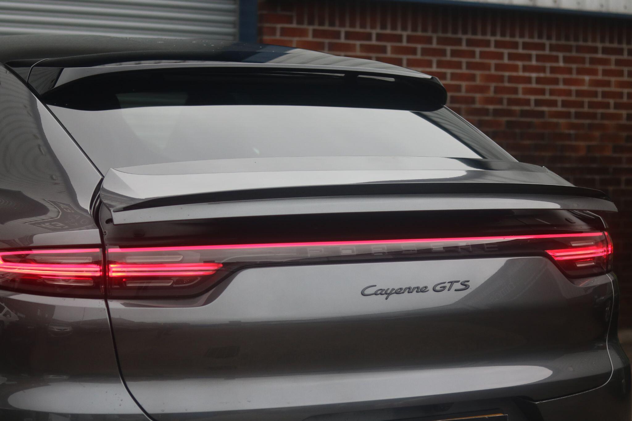 Porsche Cayenne view 26