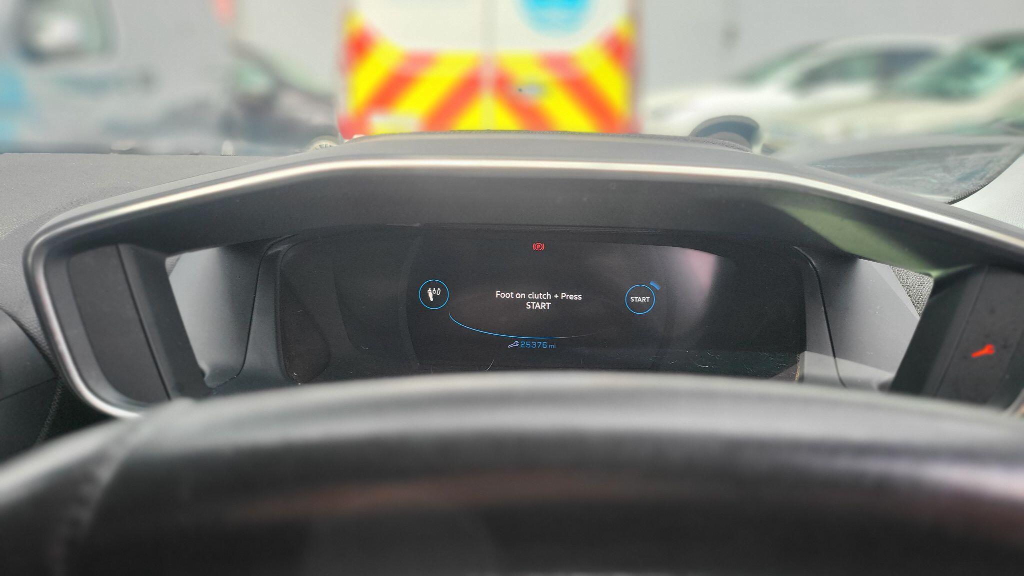 Peugeot 2008 view 28