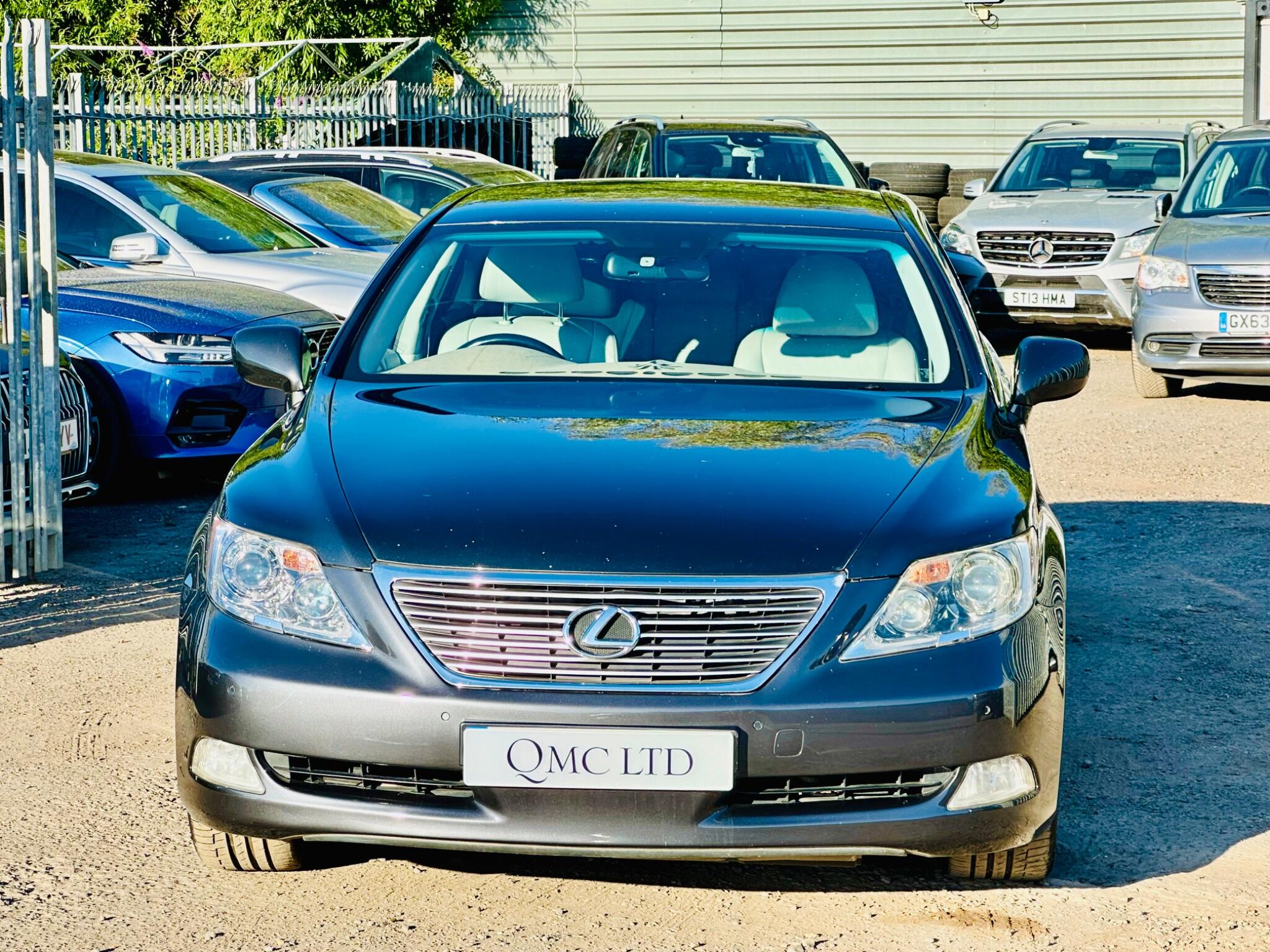 Lexus LS view 9