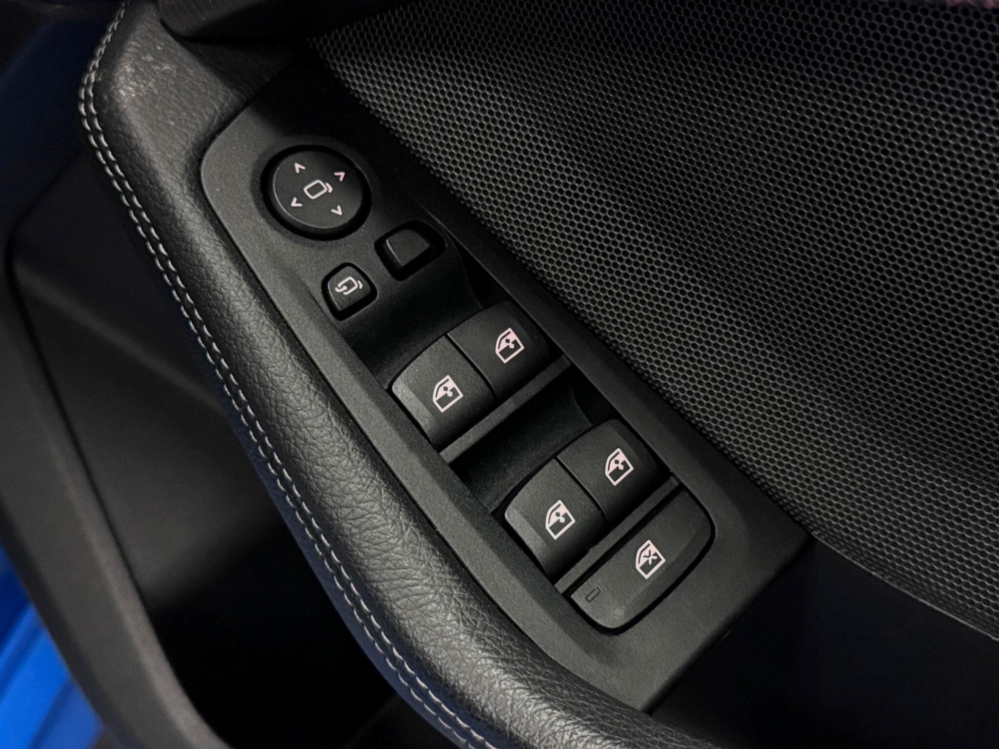 BMW 2 Series view 17