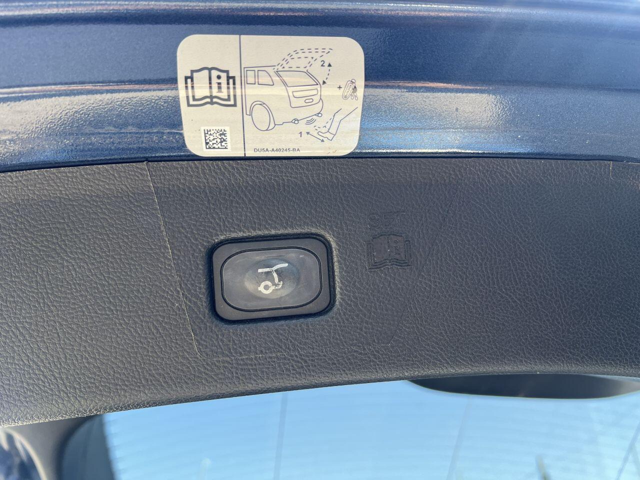 Ford Edge view 11