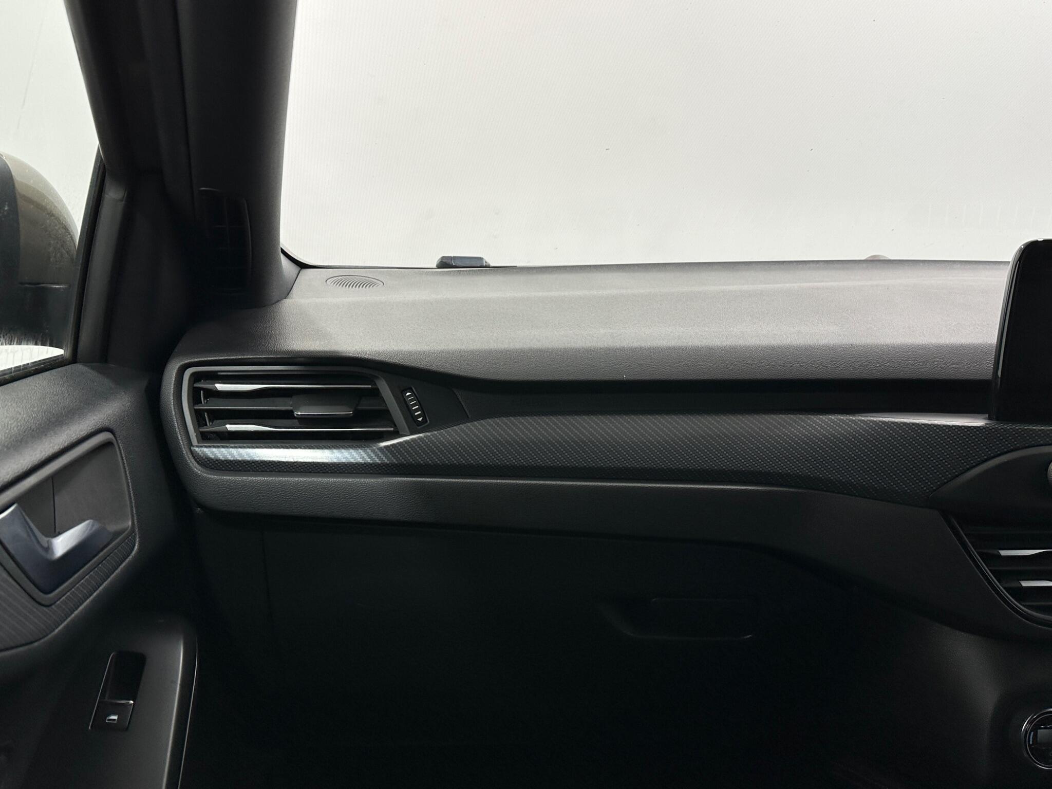 Ford Focus view 27
