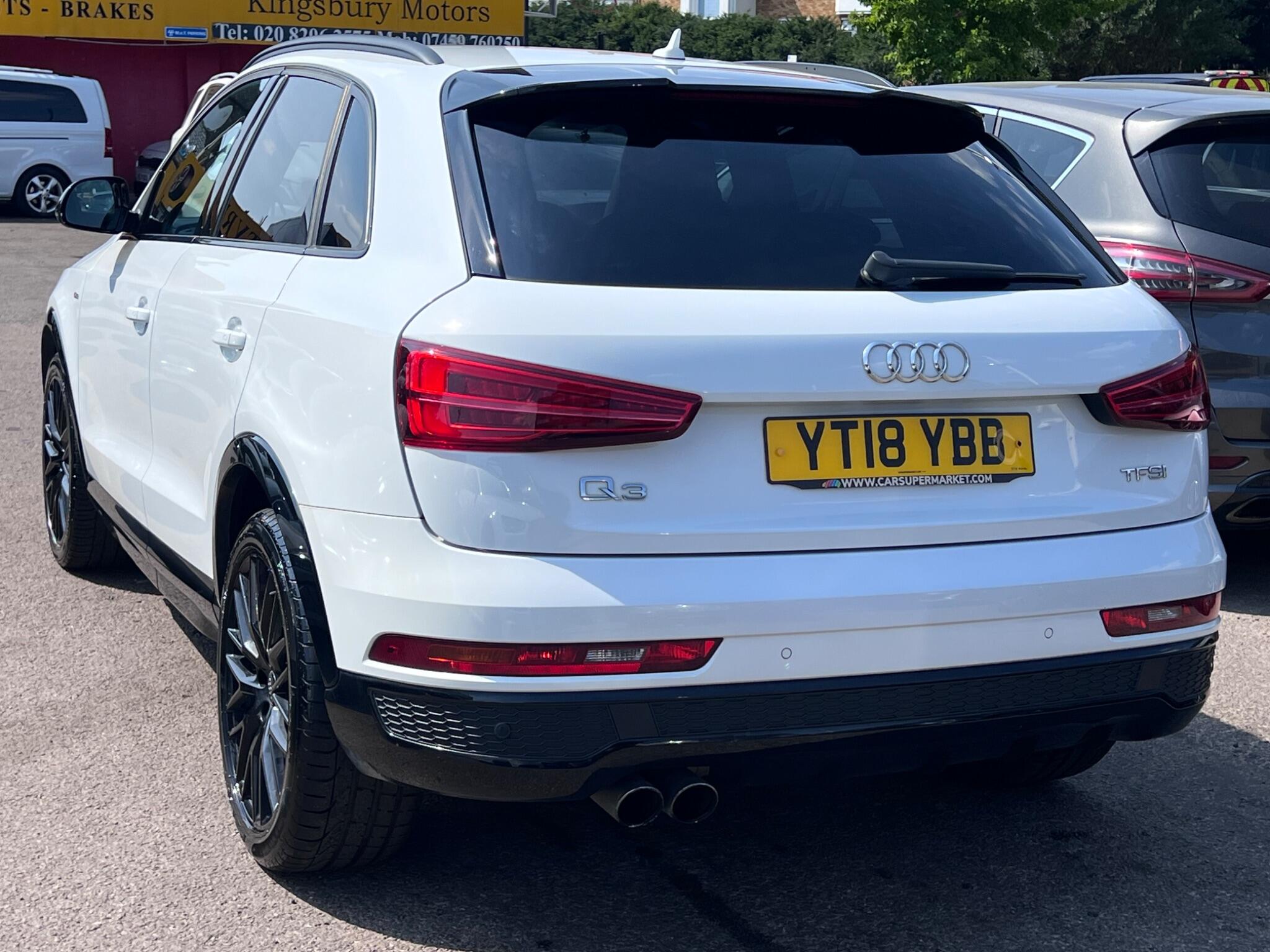 Audi Q3 view 13