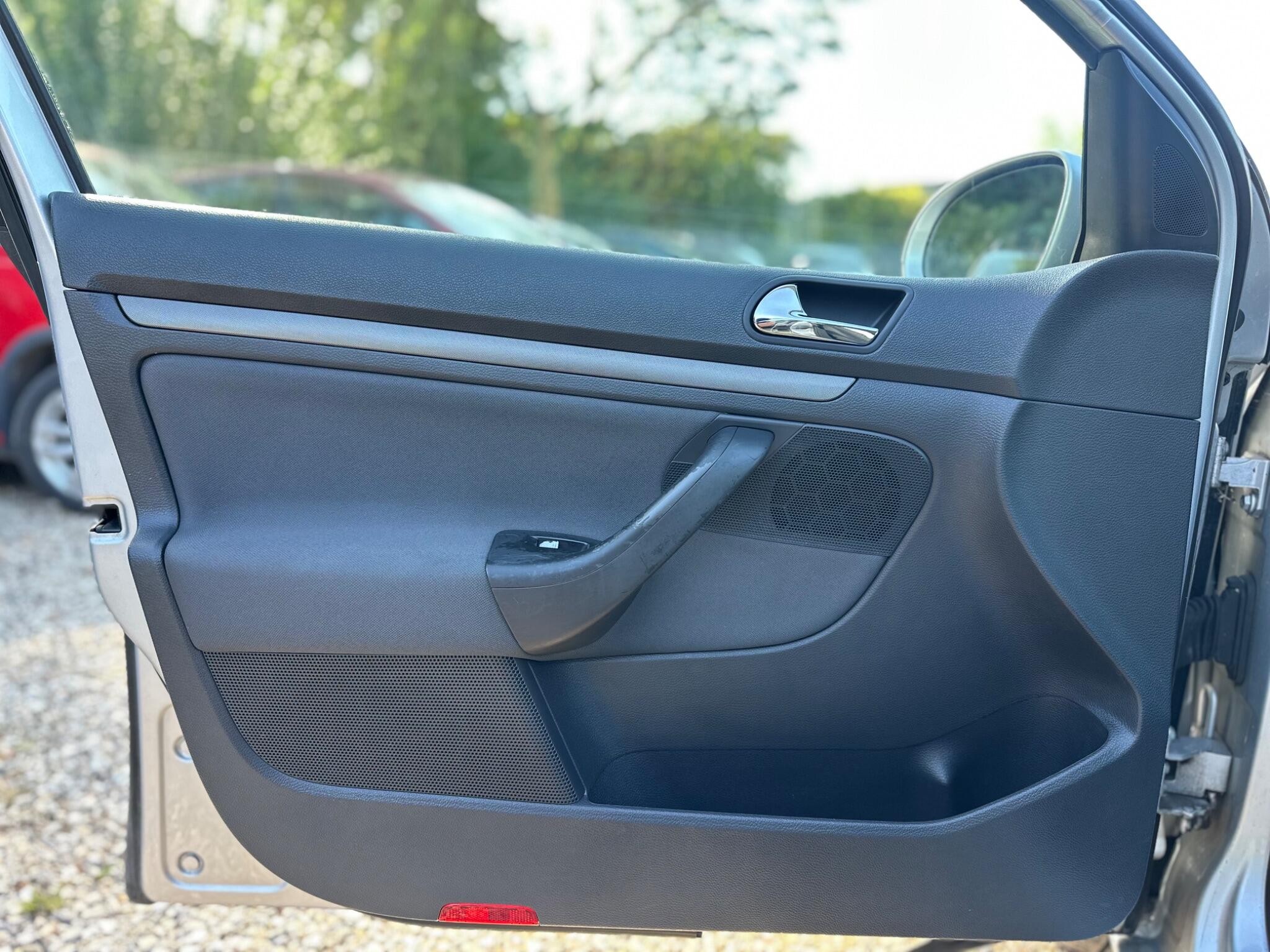 Volkswagen Golf view 41