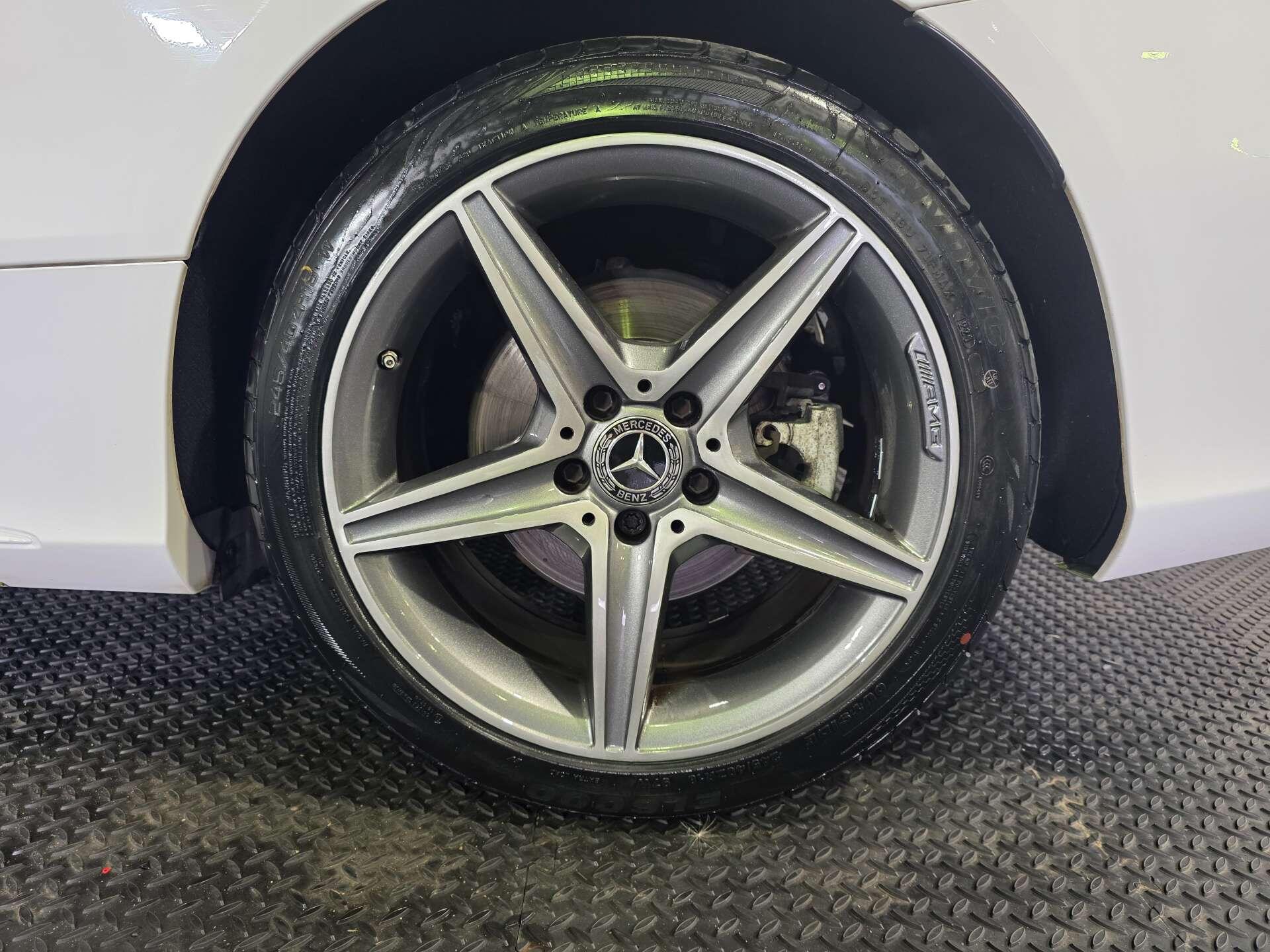 Mercedes-Benz C-Class view 49