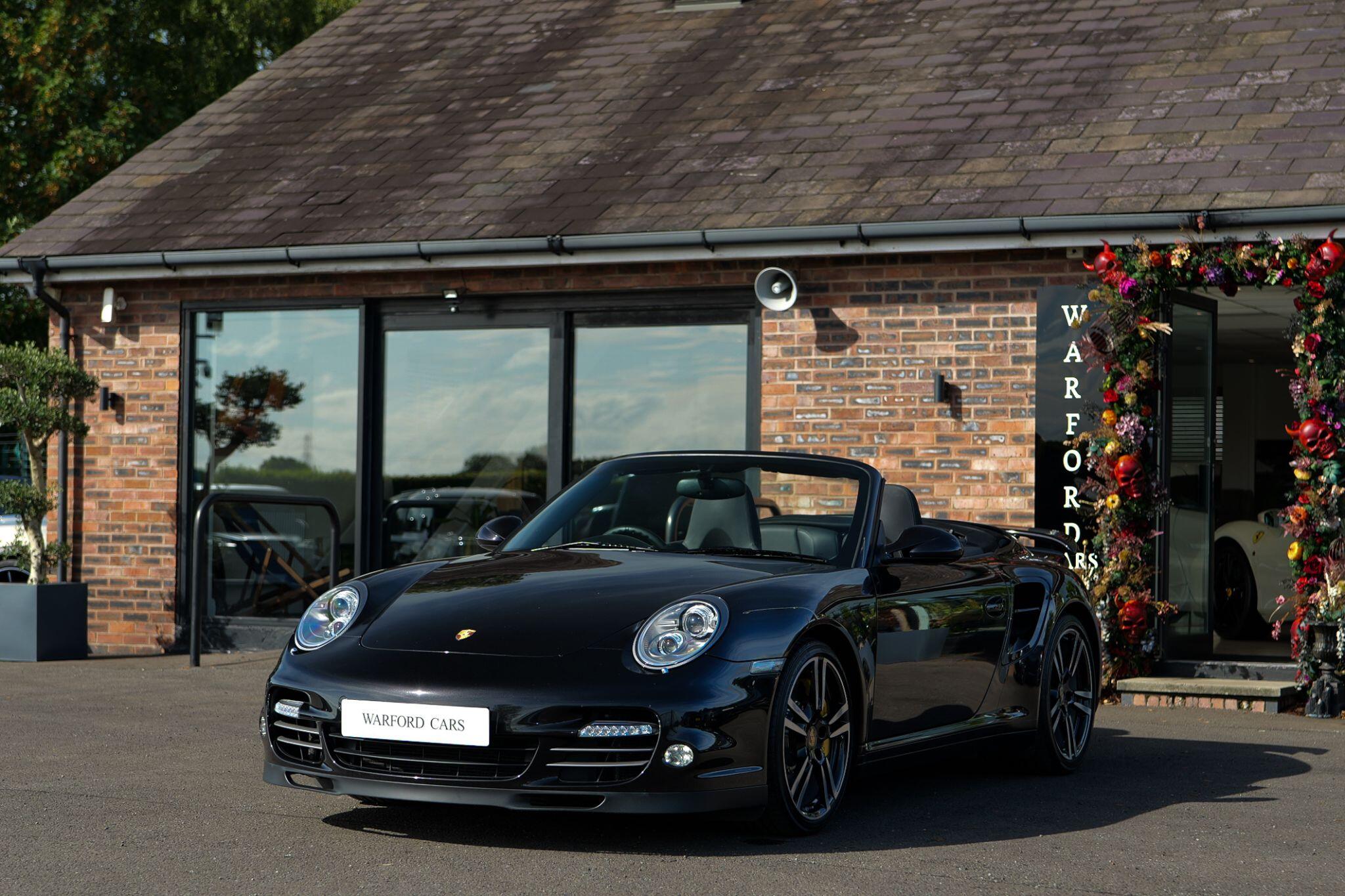 Porsche 911 view 3