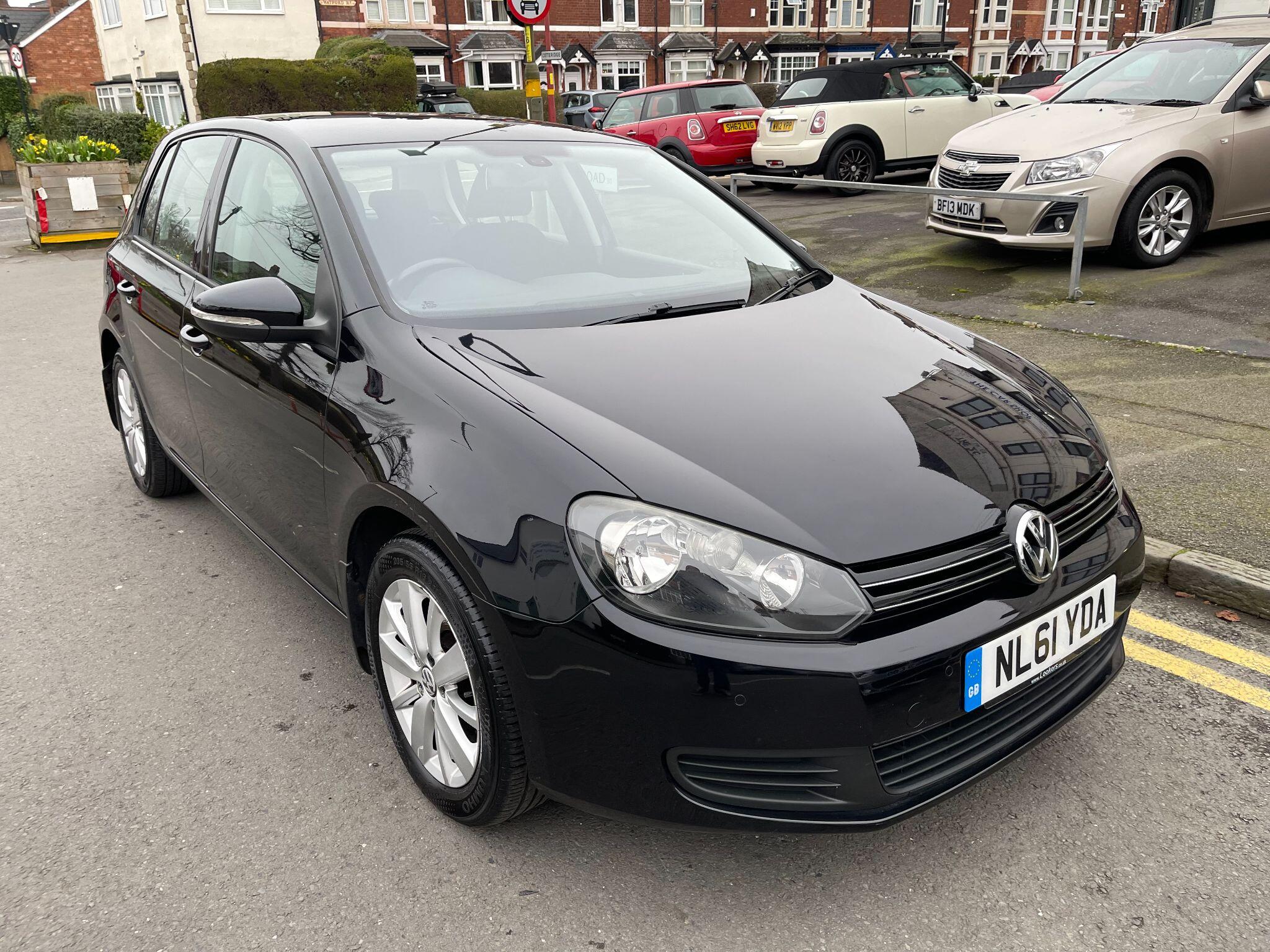 Volkswagen Golf view 2
