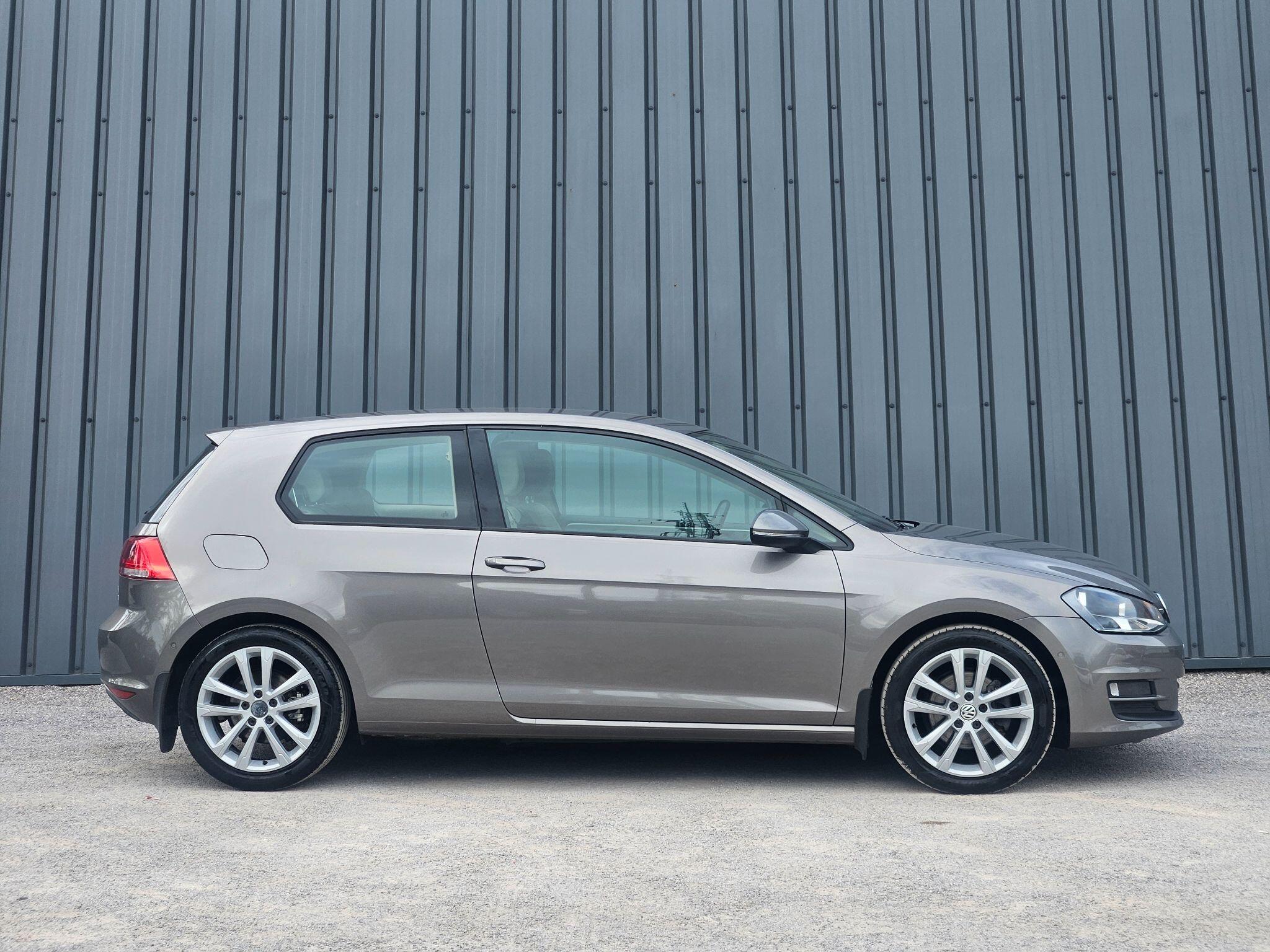 2015 Volkswagen Golf image 4
