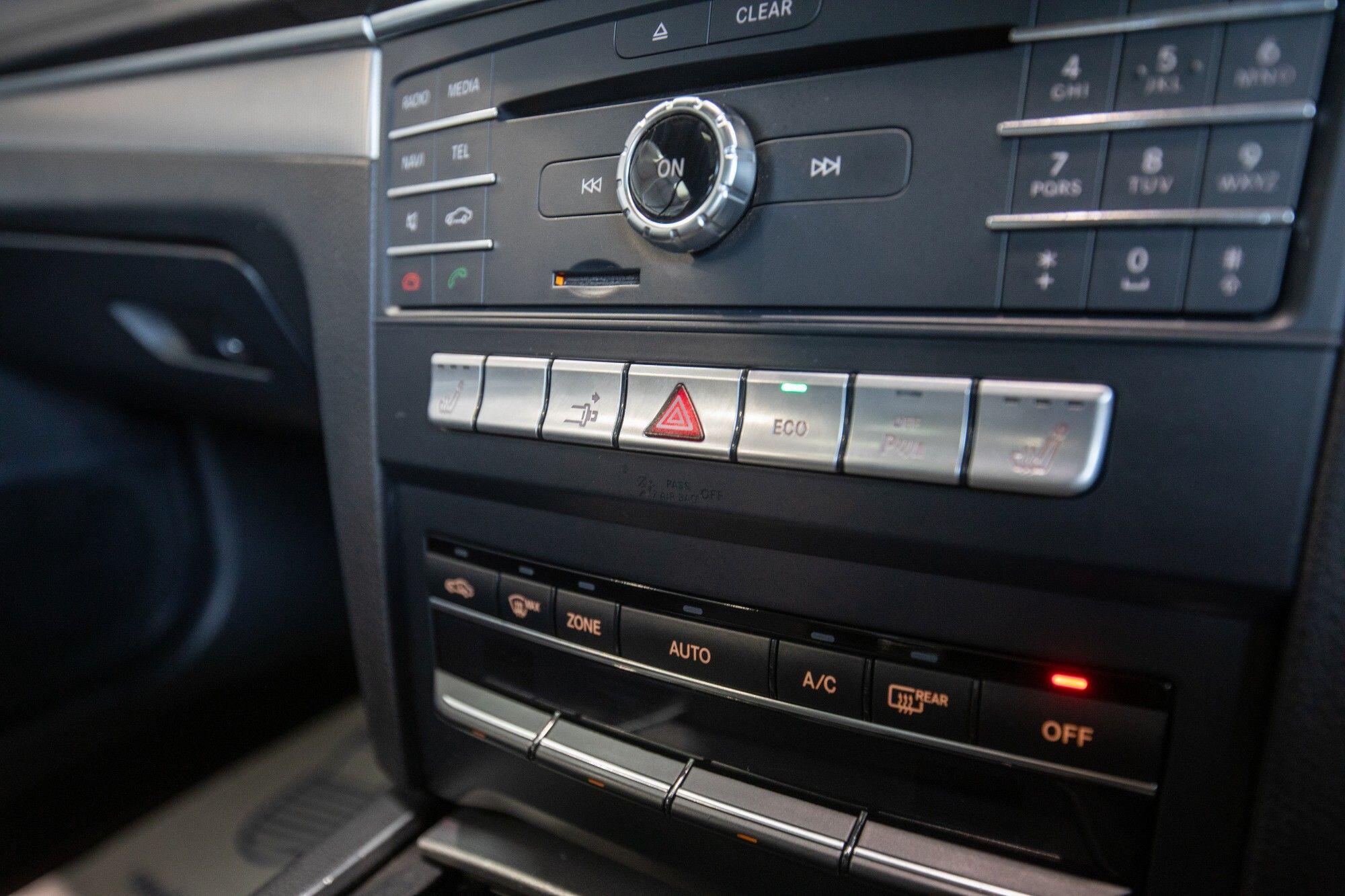 Mercedes-Benz E-Class view 22