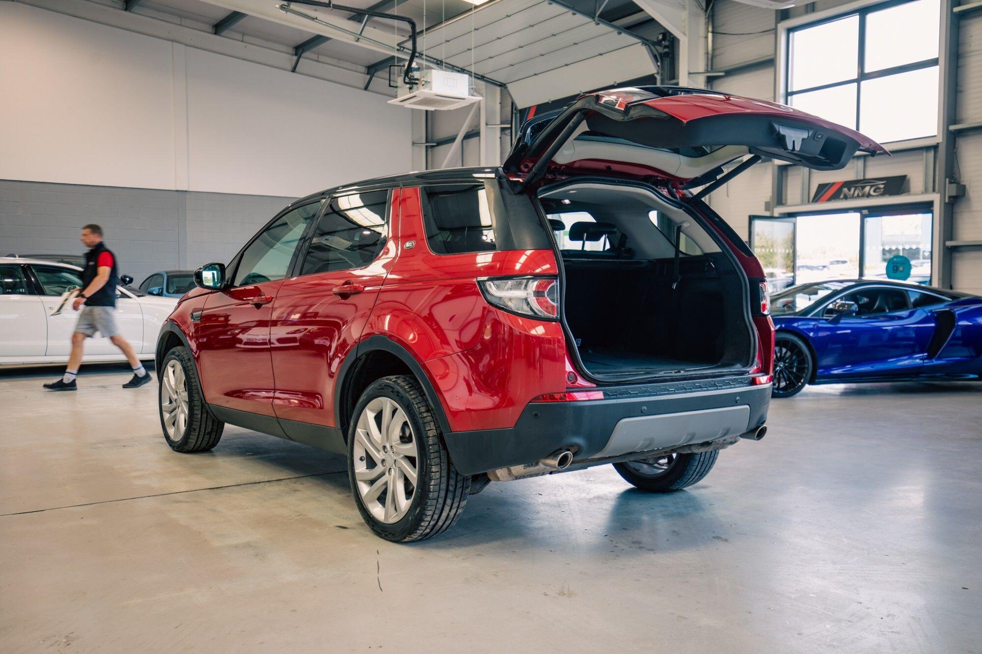 Land Rover Discovery Sport view 30
