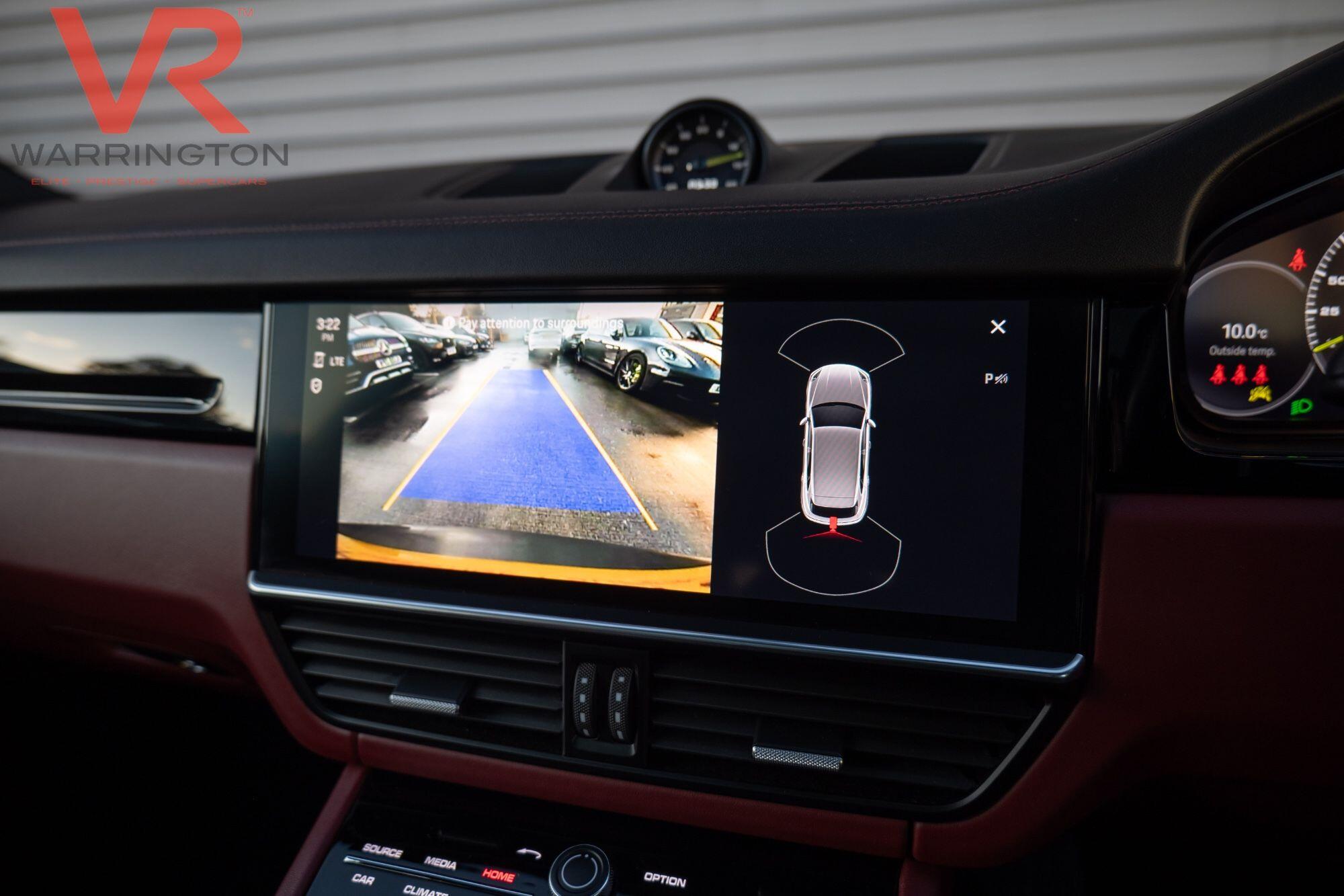 Porsche Cayenne view 32