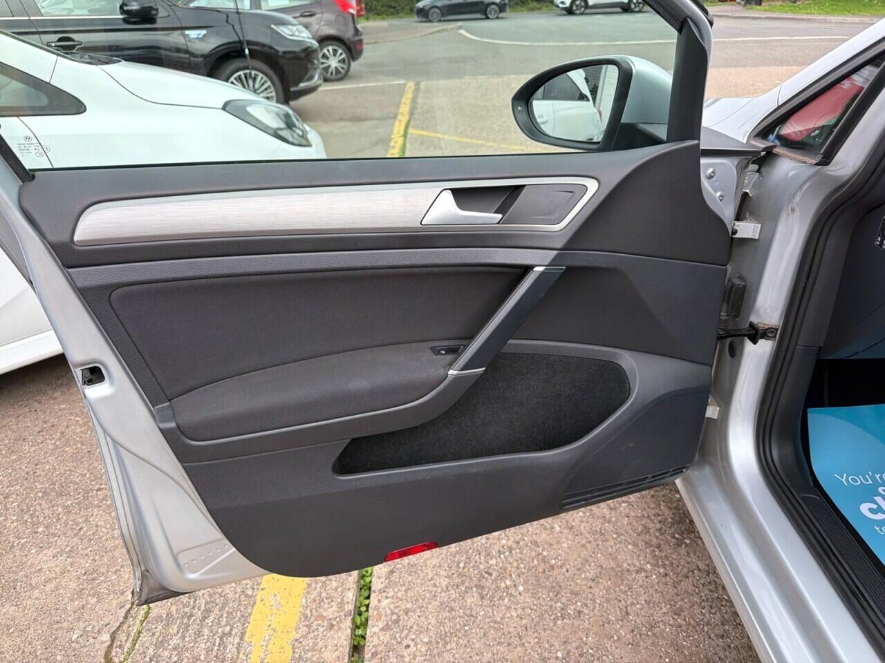Volkswagen Golf view 23