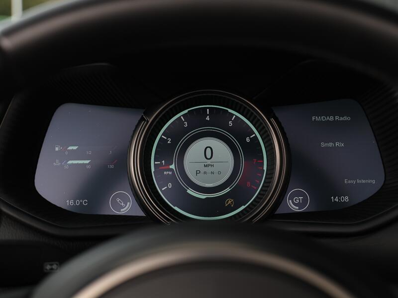Aston Martin DB11 view 11