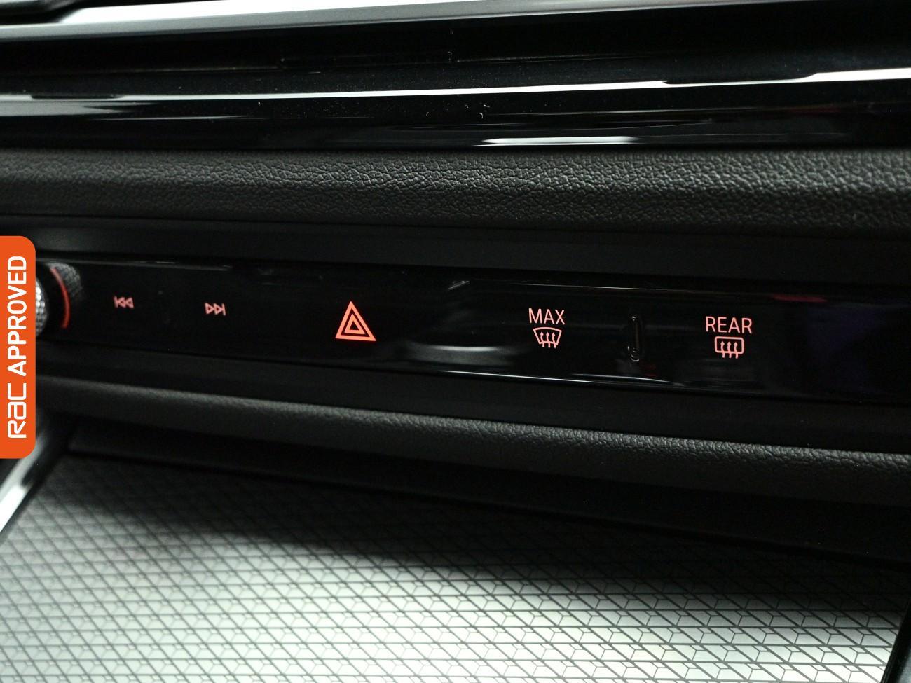 BMW 3 Series view 25