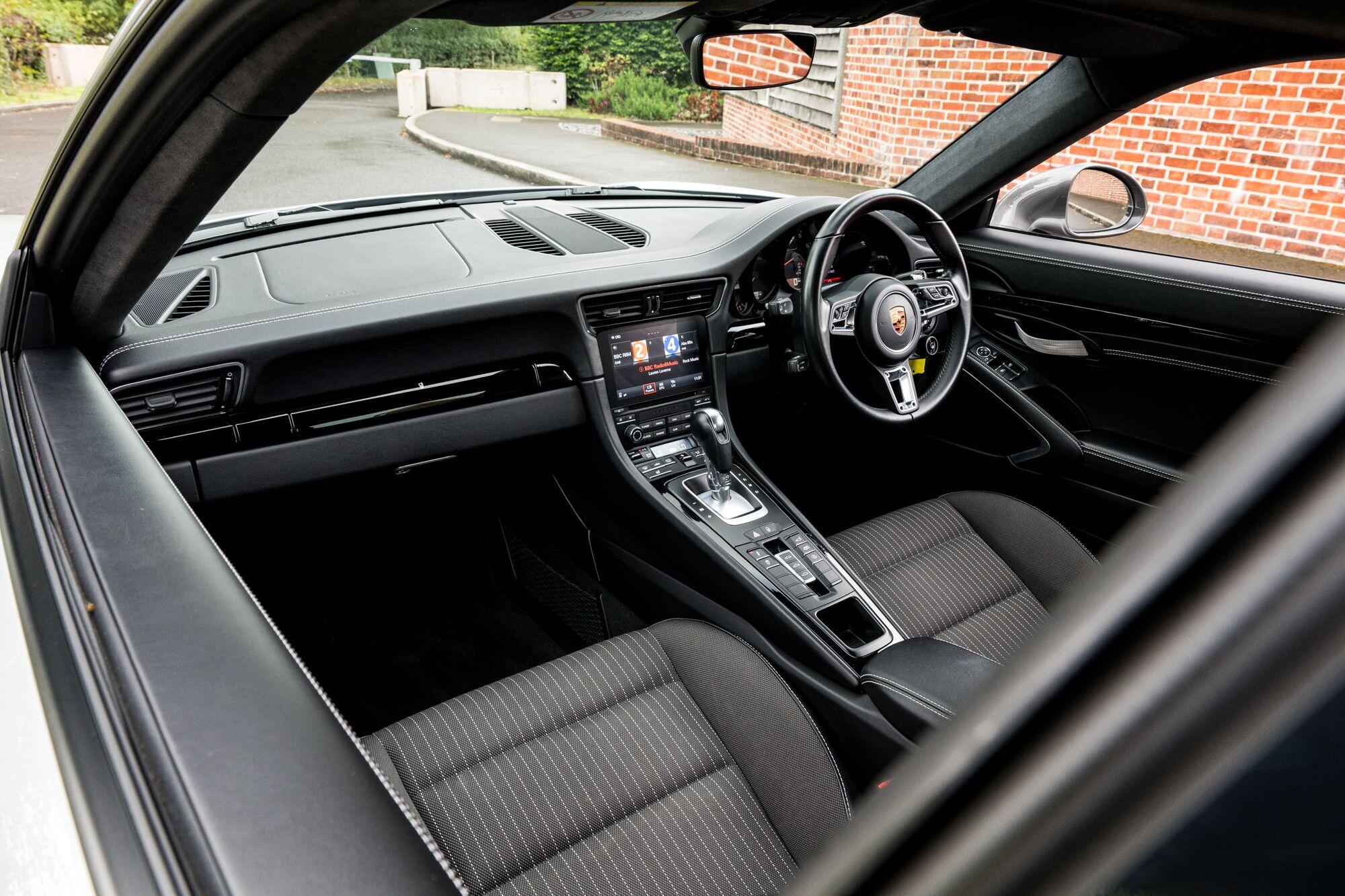 Porsche 911 view 38