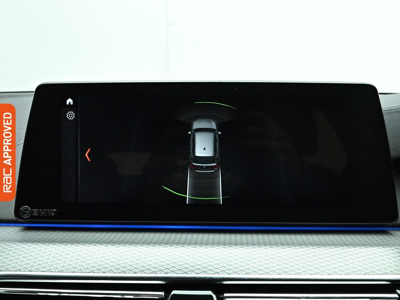 BMW 5 Series view 3