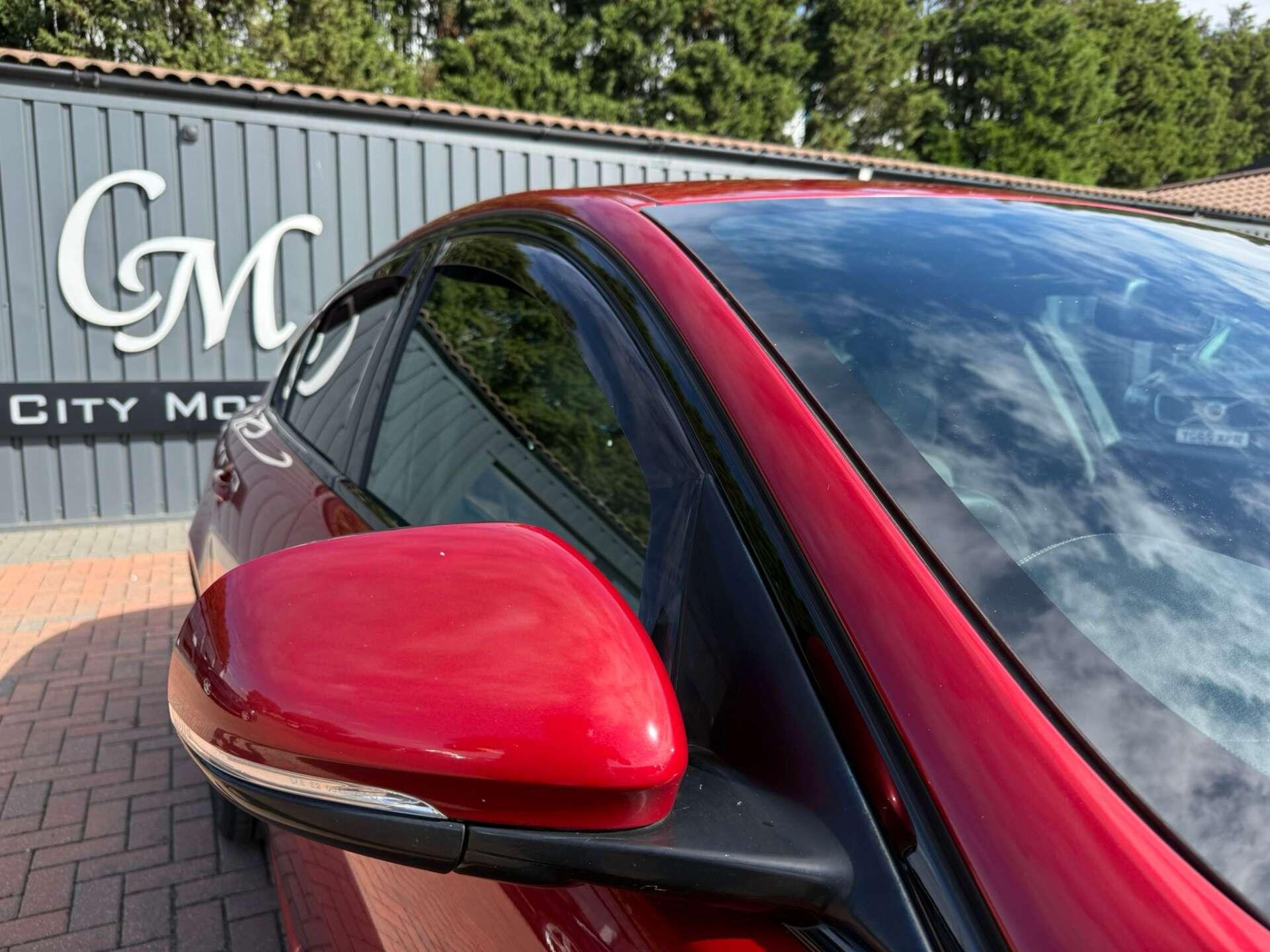 Jaguar XF view 19