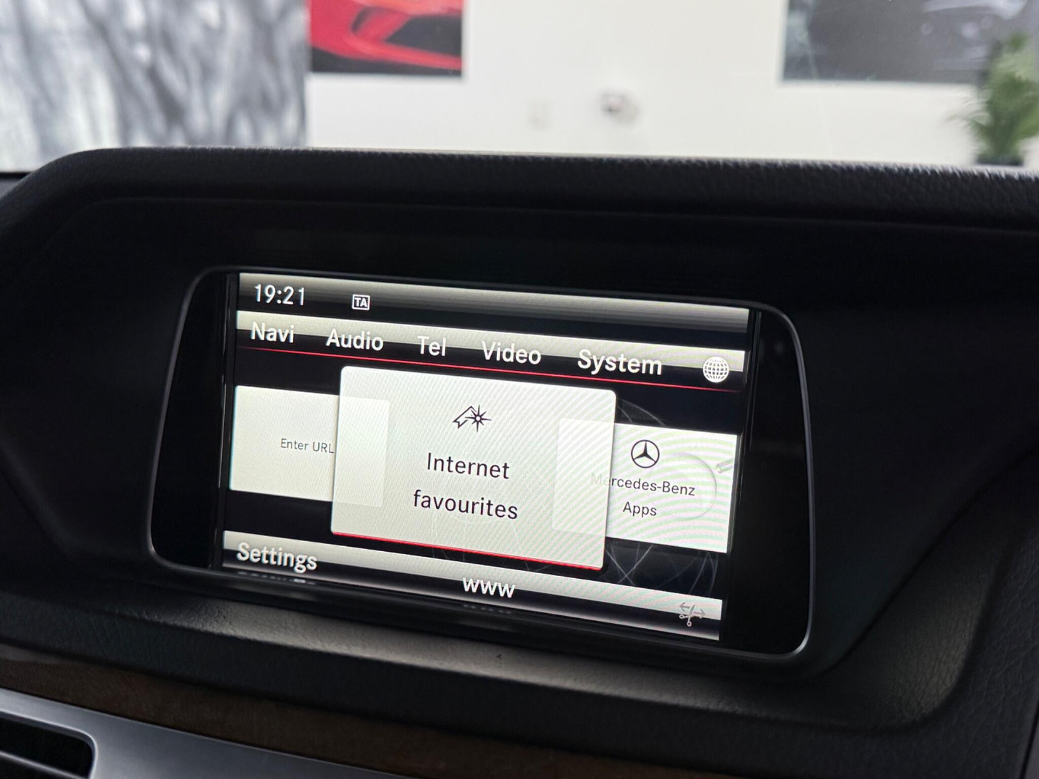 Mercedes-Benz E-Class view 43