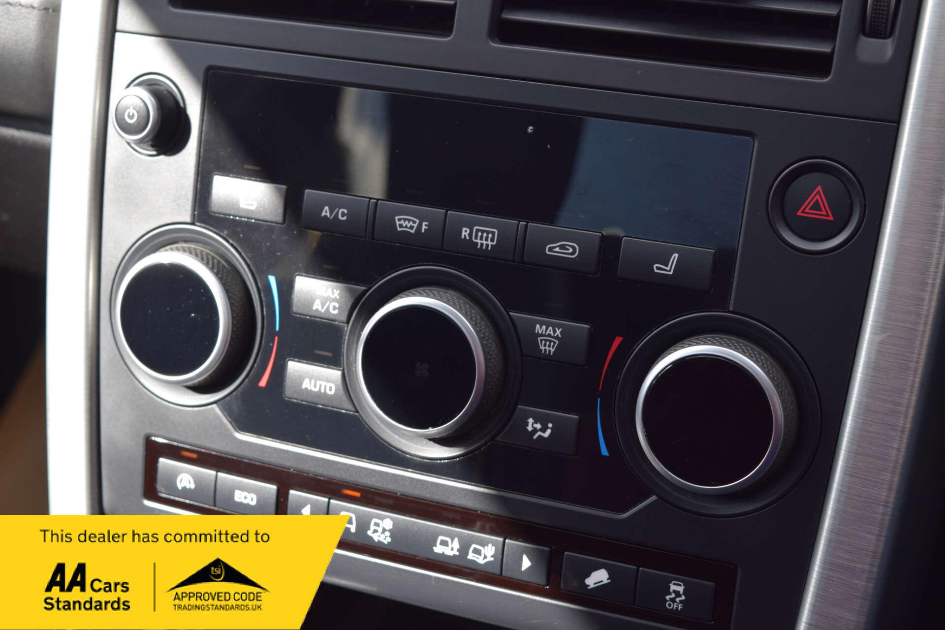 Land Rover Discovery Sport view 48