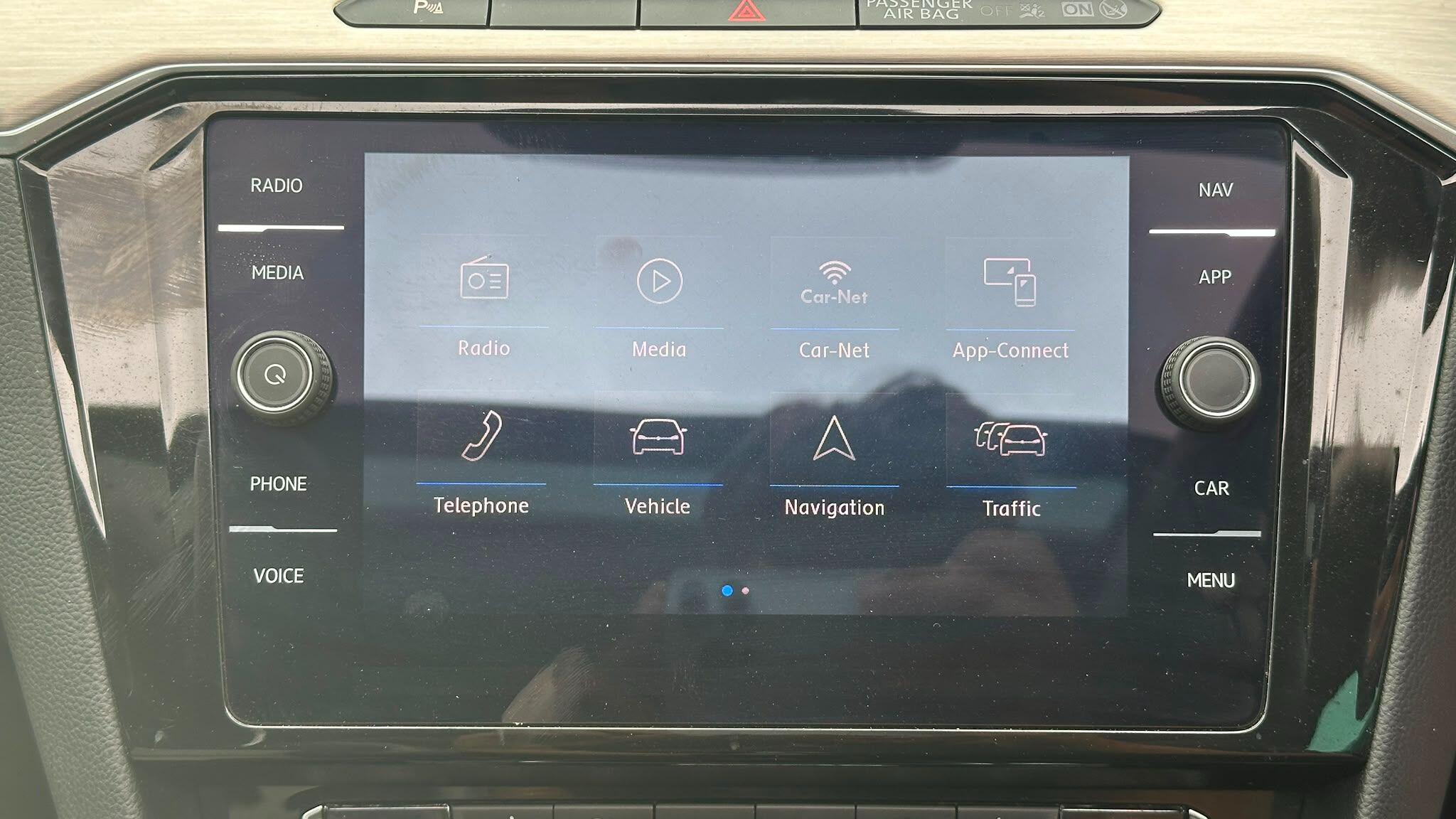 Volkswagen Passat view 17